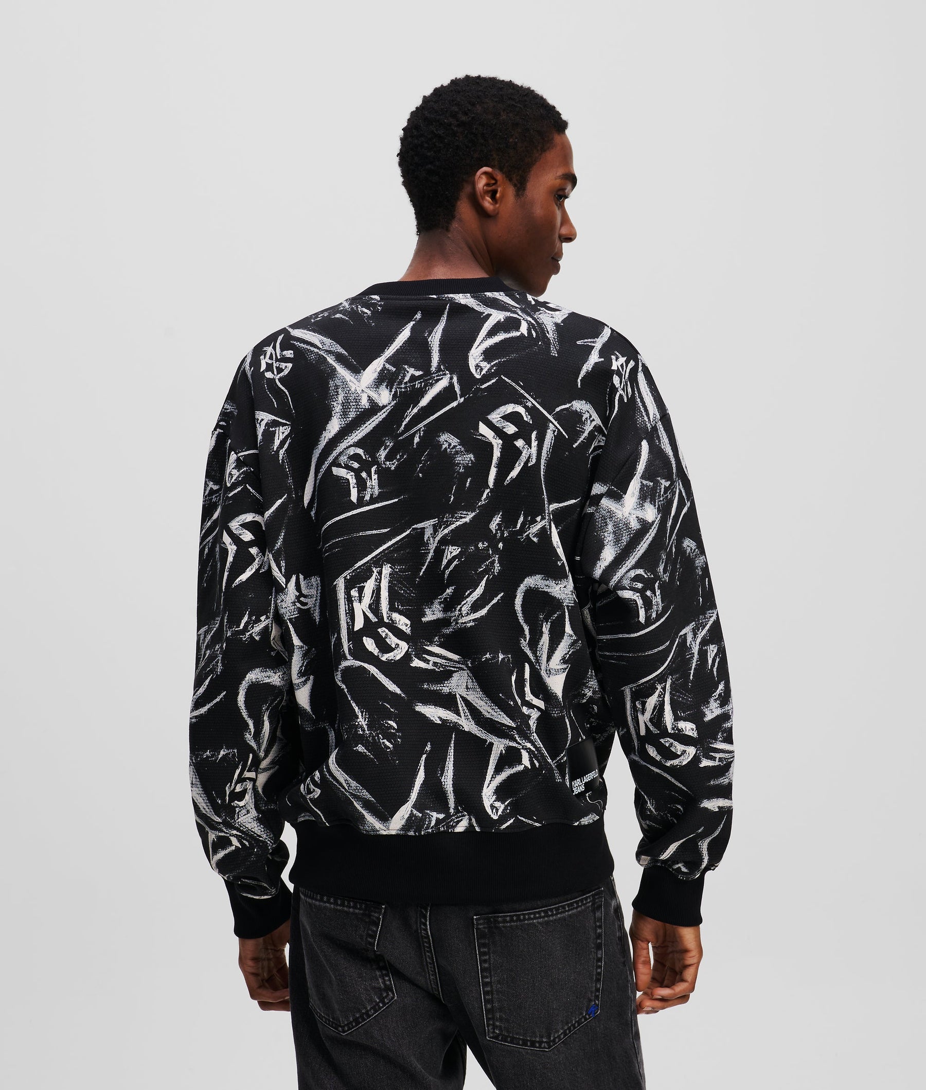GRAPHIC MONOGRAM SWEATSHIRT