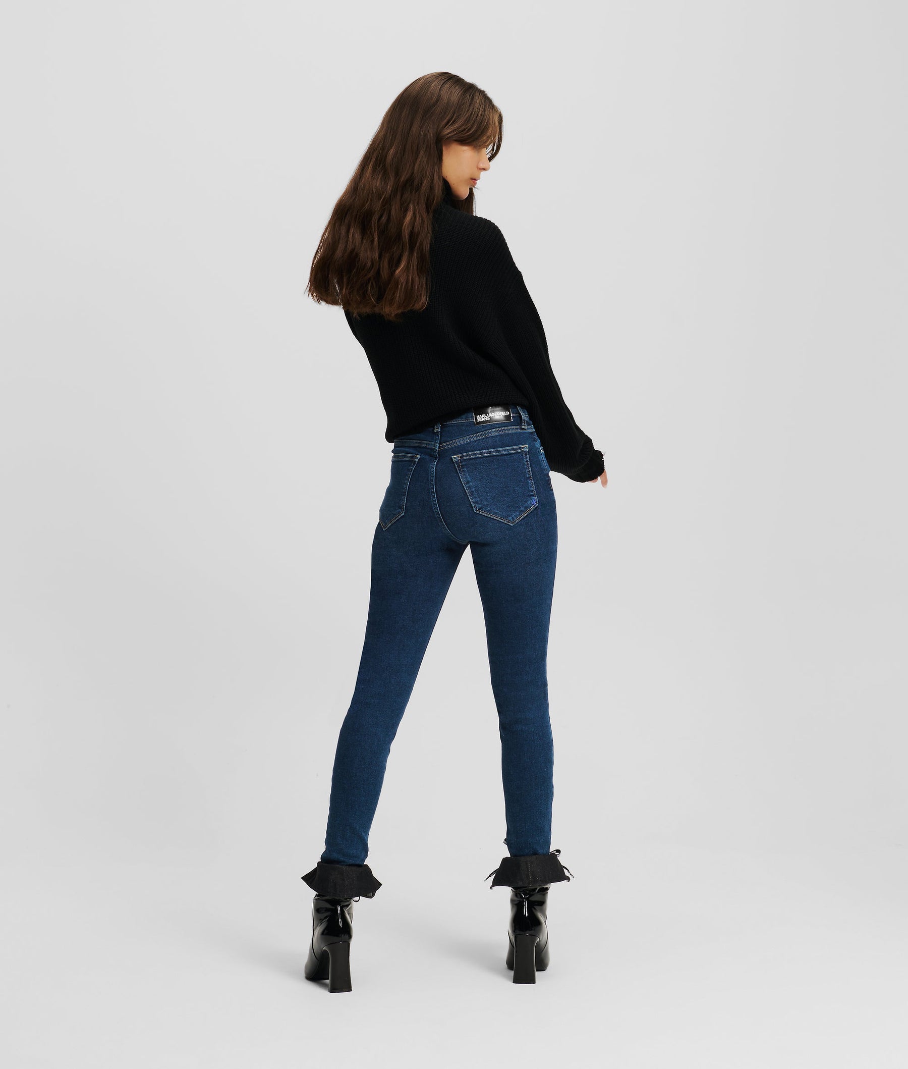 HIGH-RISE SKINNY JEANS