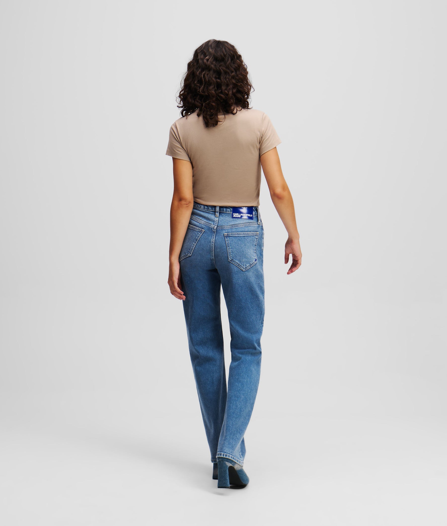 HIGH-RISE STRAIGHT JEANS