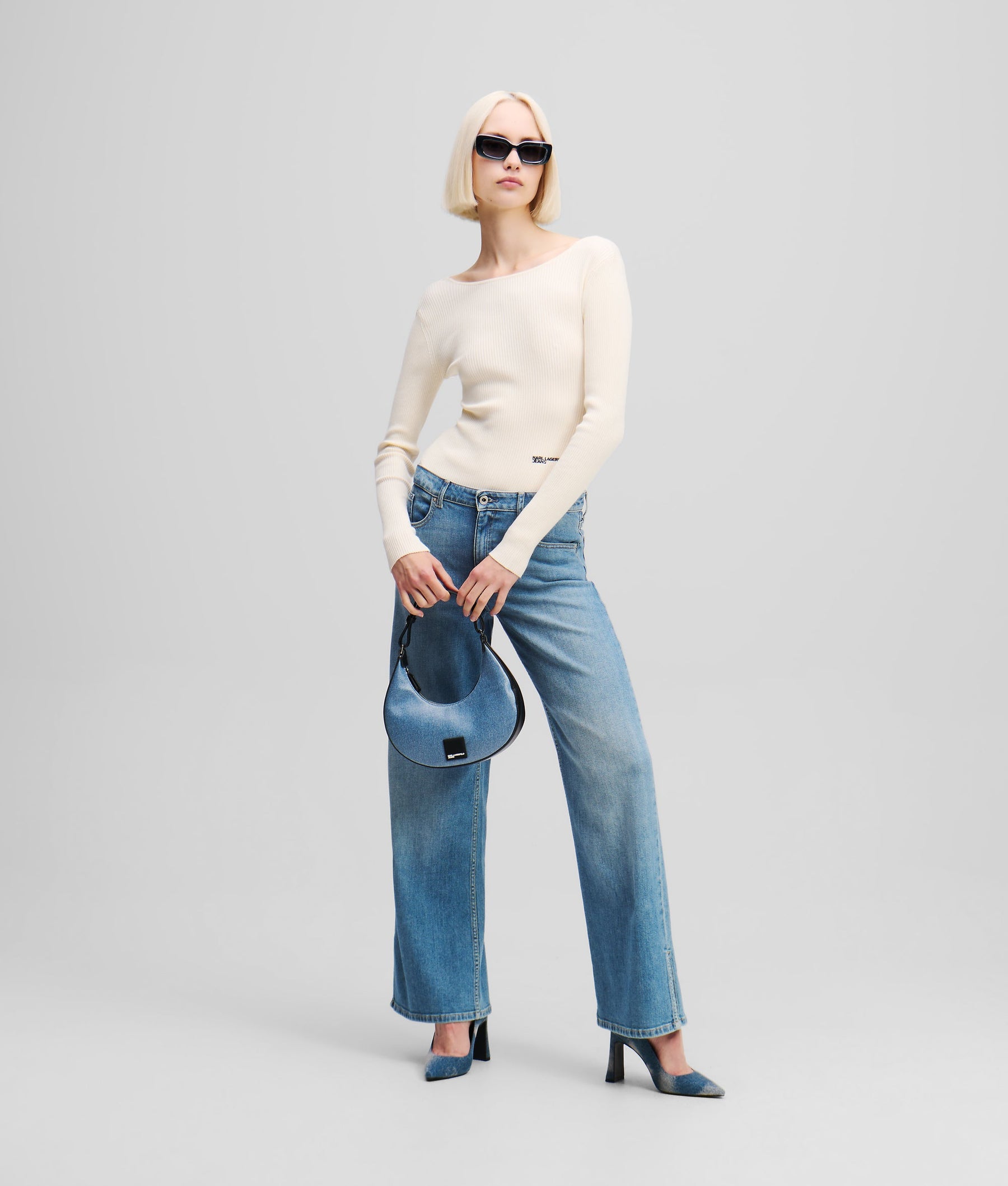 MID-RISE RELAXED JEANS WITH SPLIT HEM