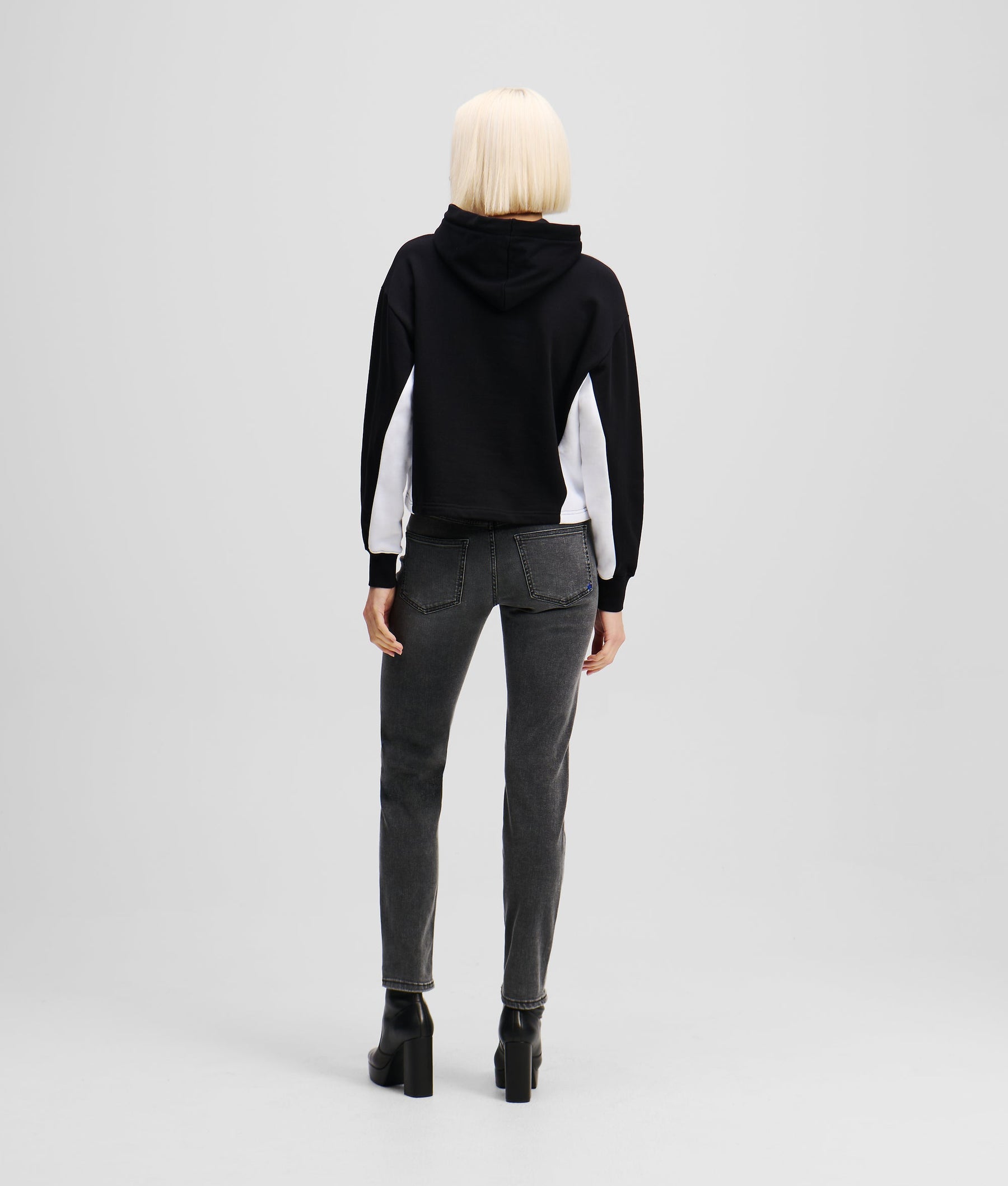 MID-RISE SLIM JEANS