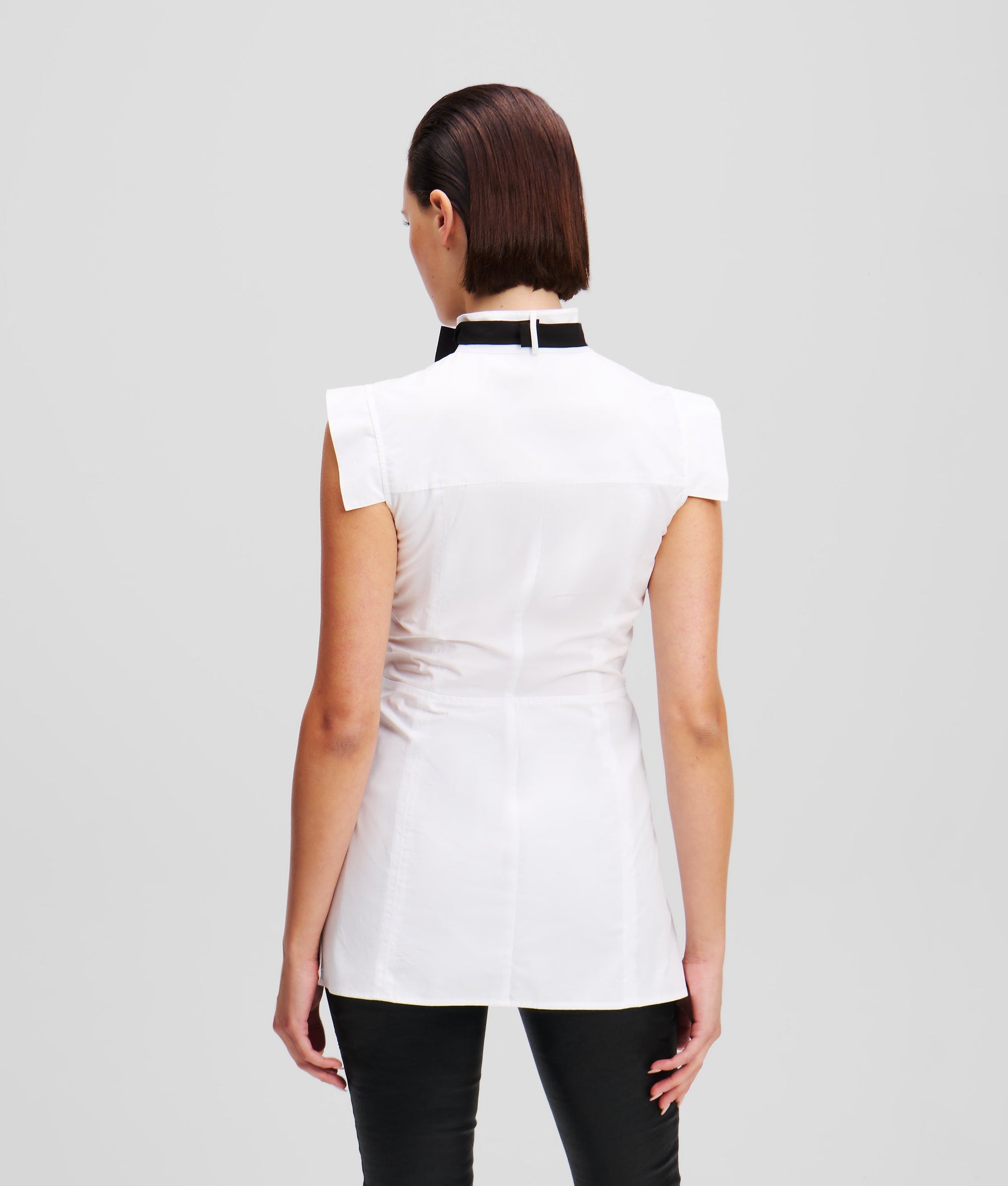 SLEEVELESS BOW TIE BLOUSE