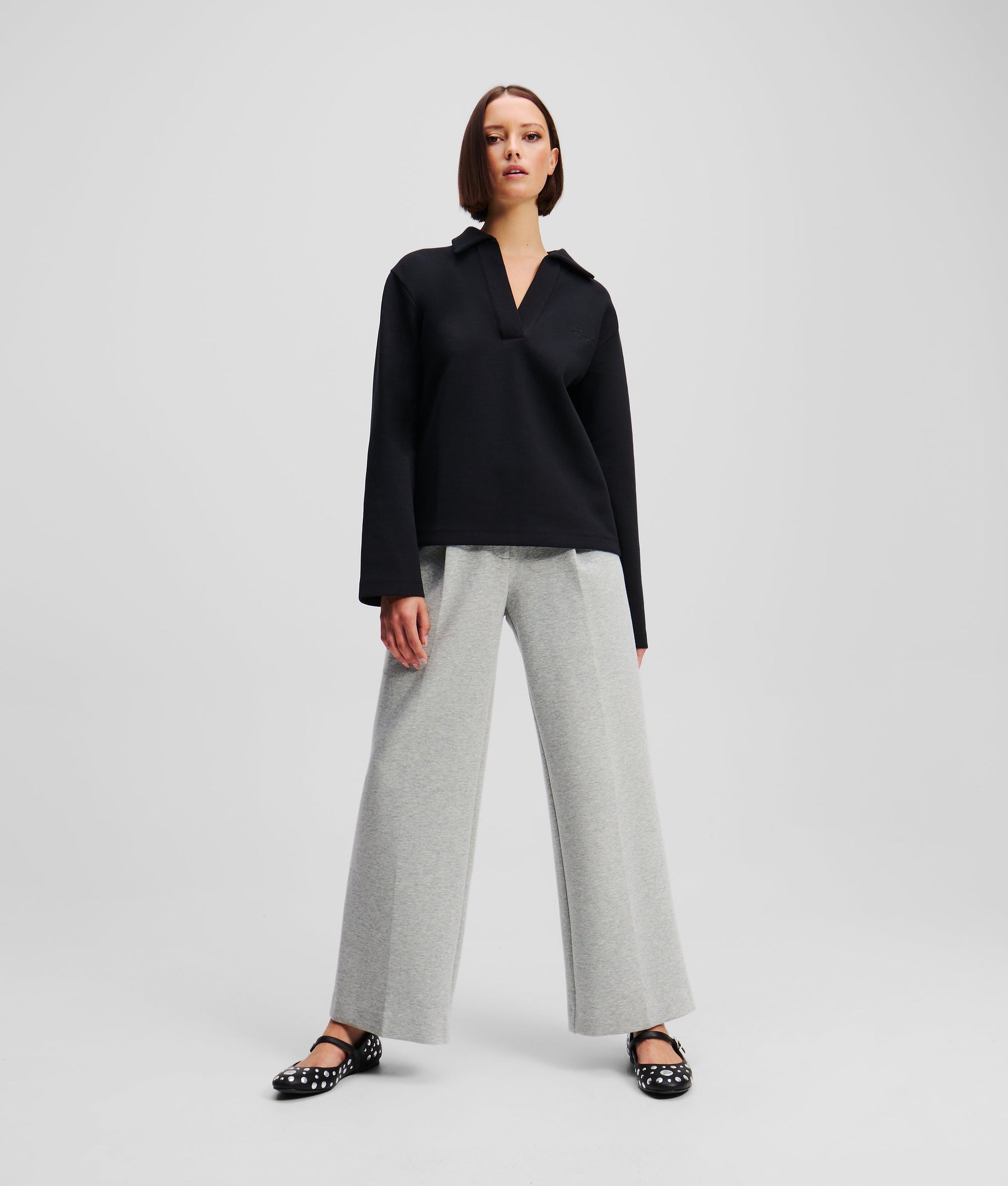 V-NECK SWEATSHIRT