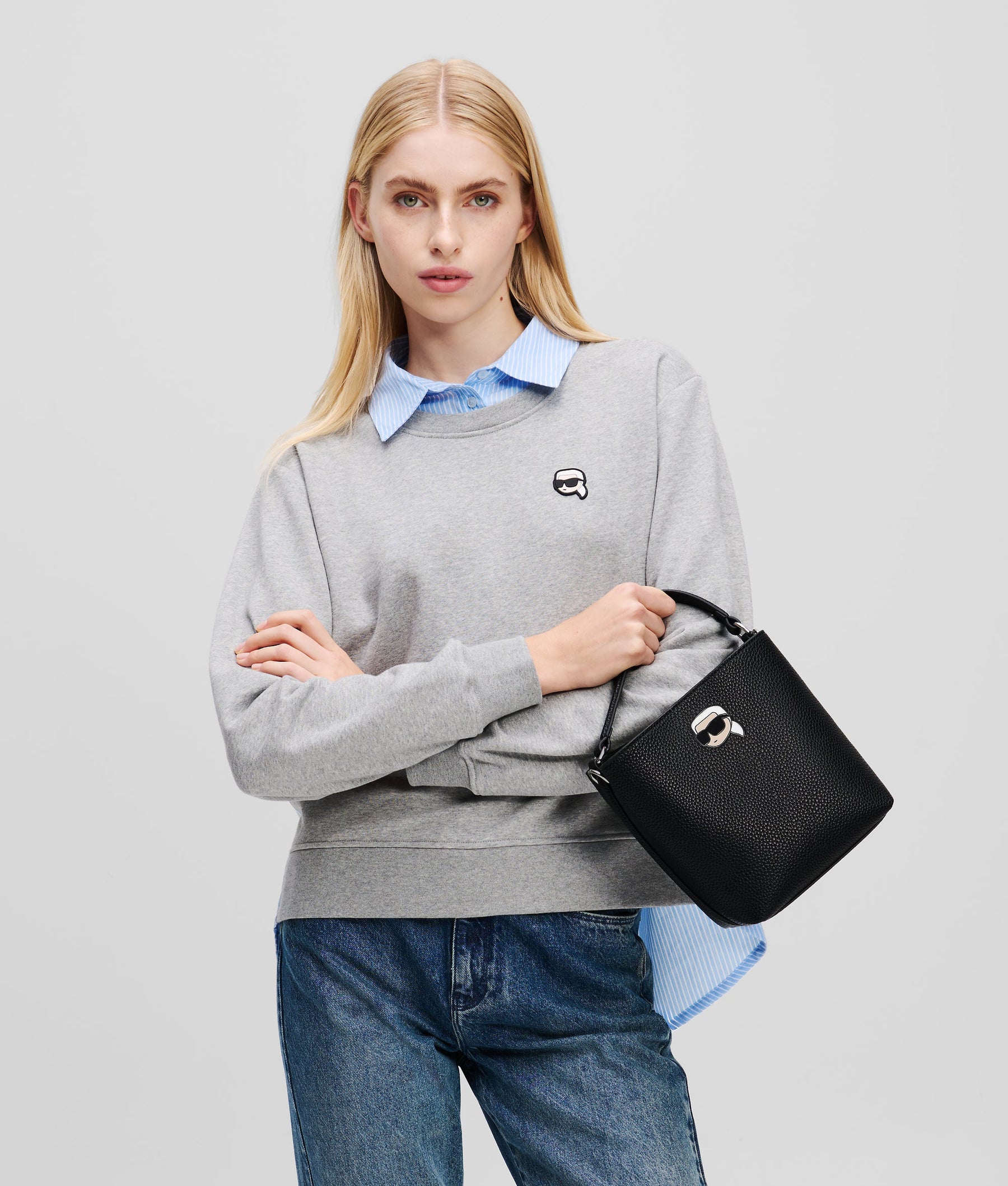 IKON PEBBLE BUCKET BAG