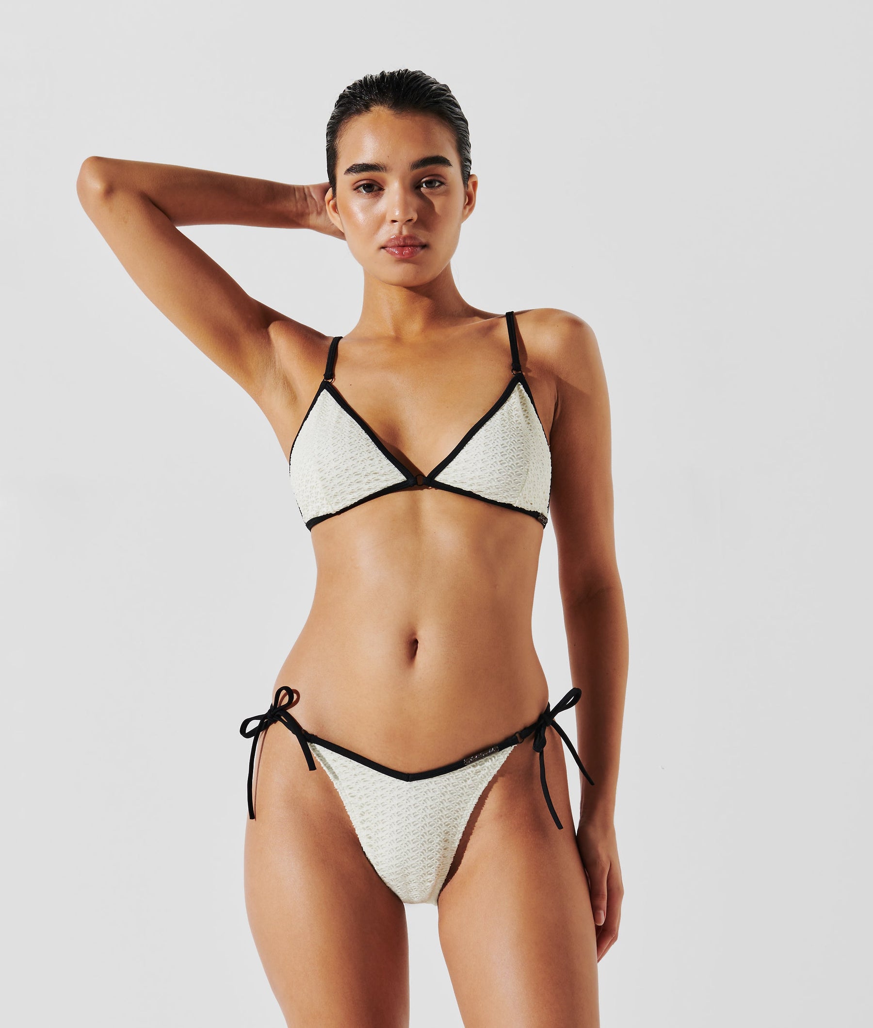 HOTEL KARL CROCHET TRIANGLE BIKINI TOP