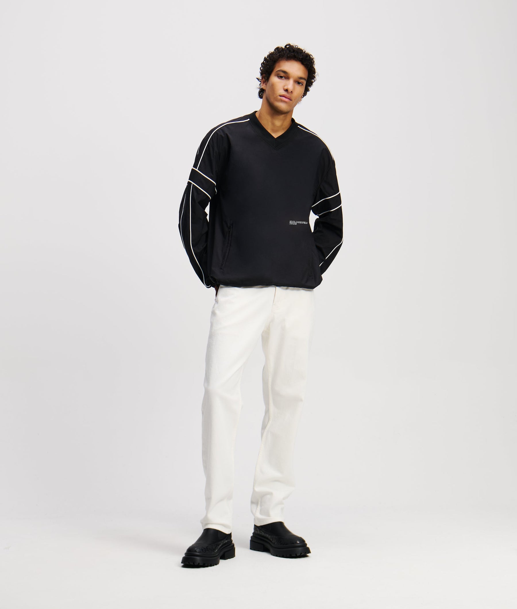 PIPING V-NECK SWEATSHIRT