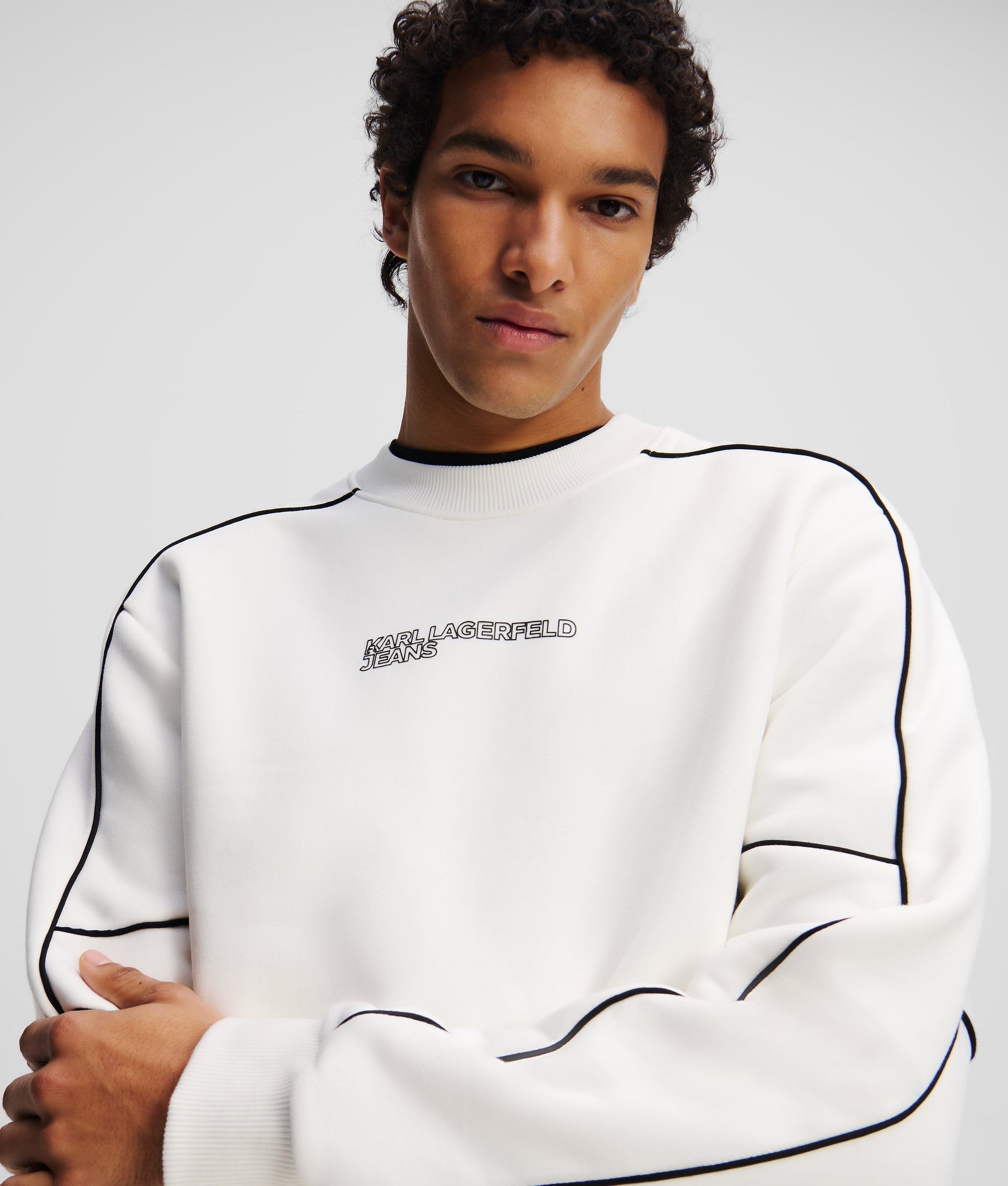 PIPING SWEATSHIRT