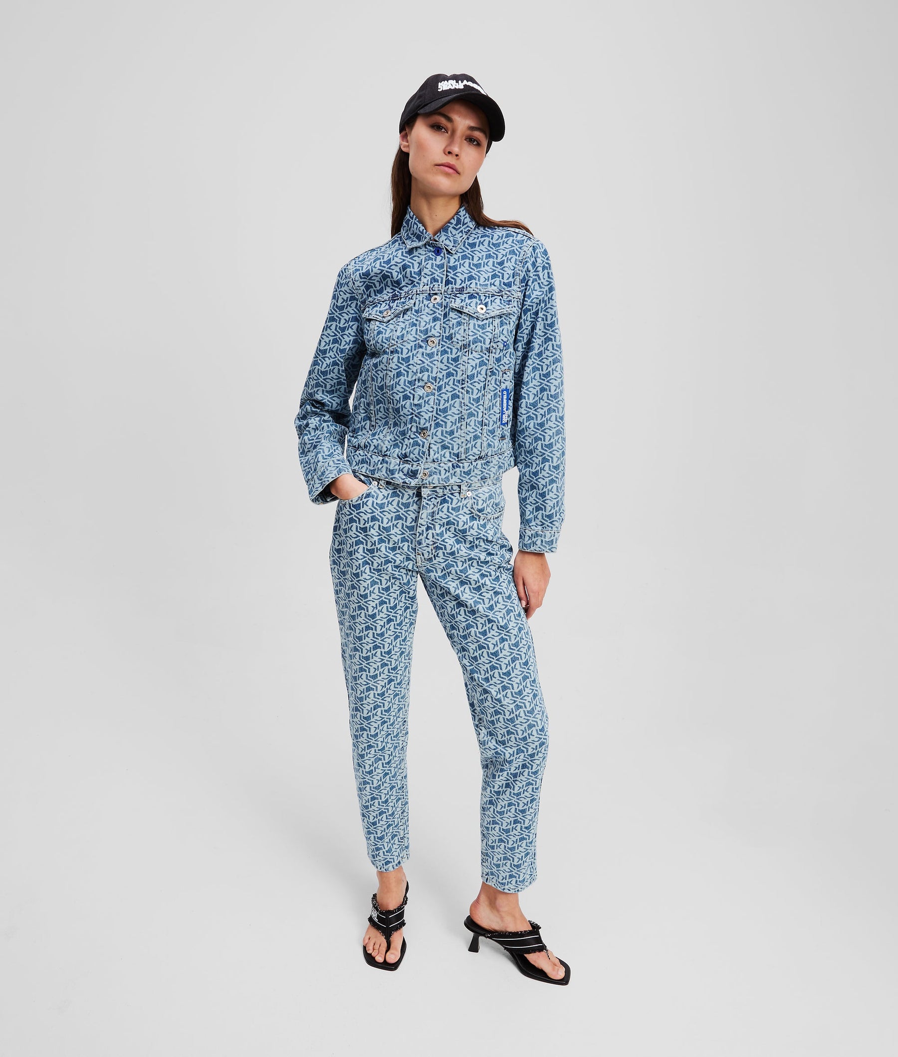 ALL-OVER-PRINT MUM JEANS