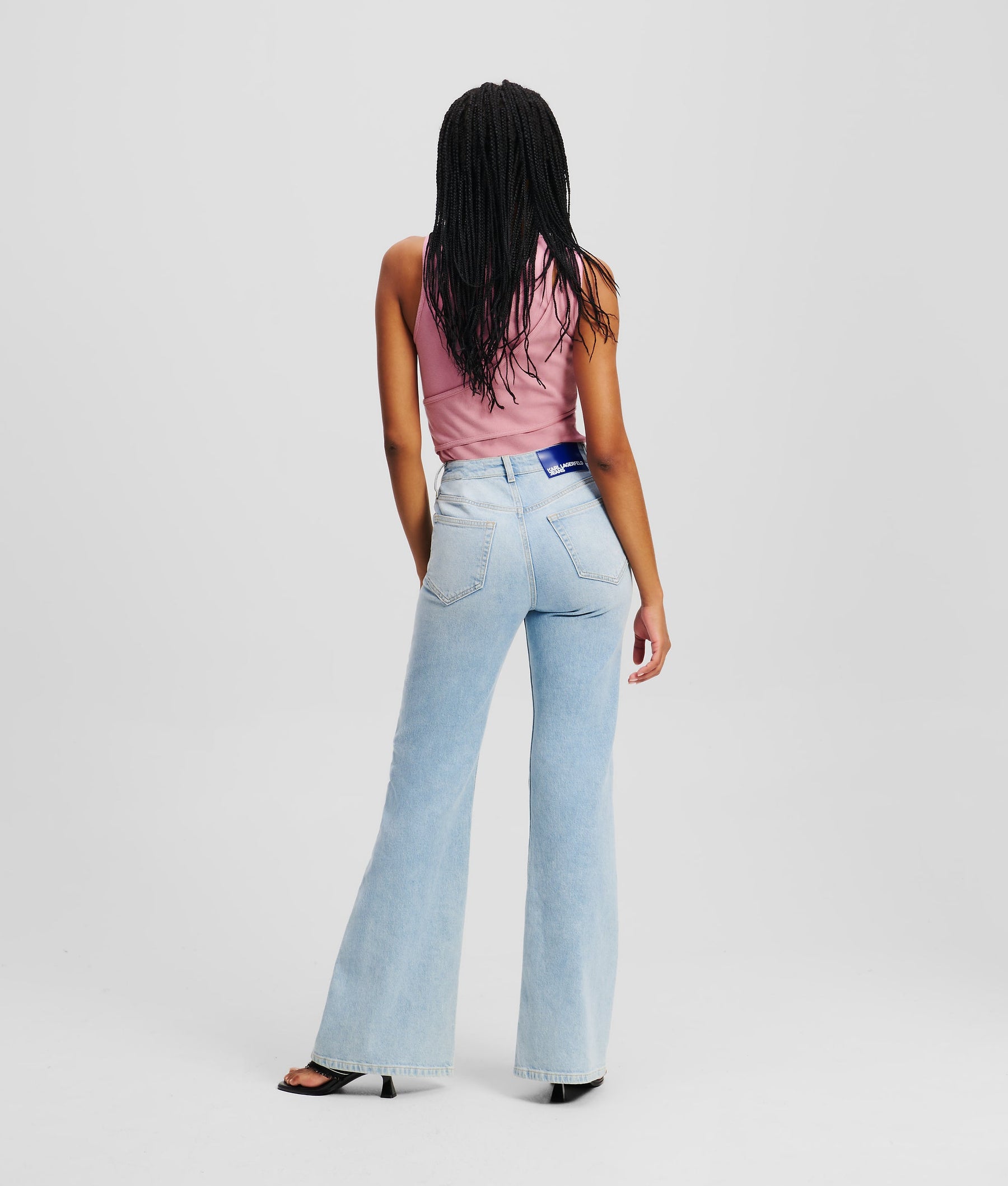 HIGH-RISE FLARED JEANS