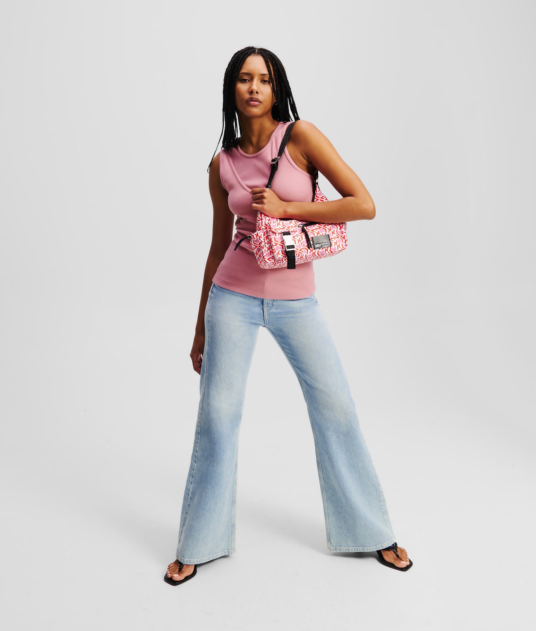 HIGH-RISE FLARED JEANS