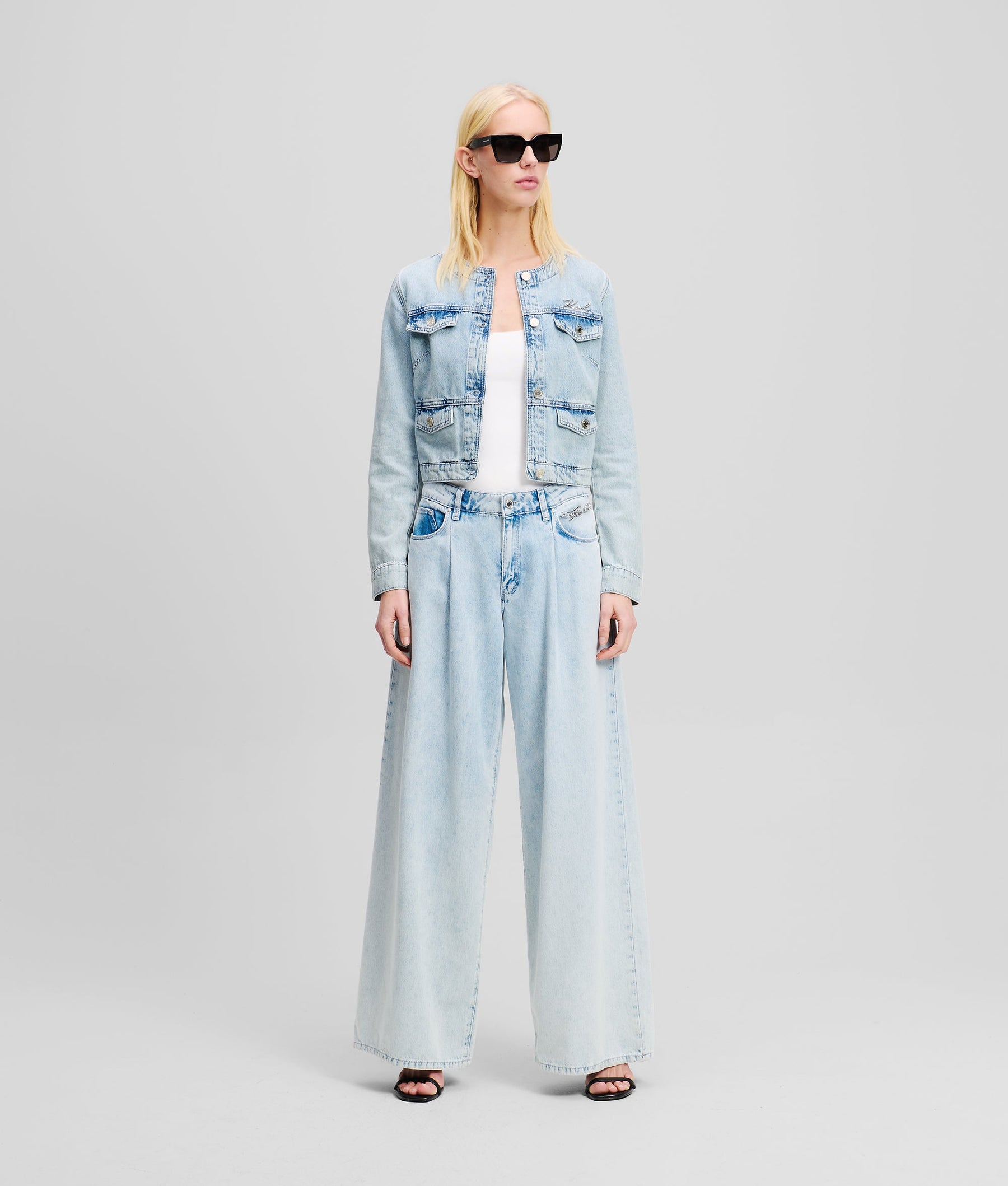 MID-RISE WIDE-LEG JEANS