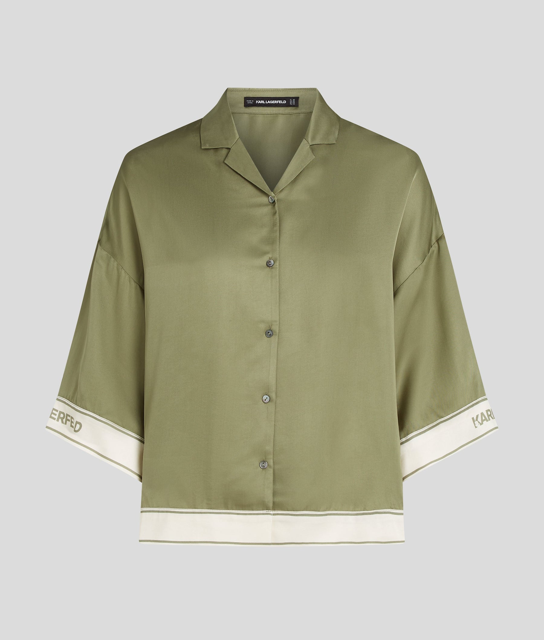 SHORT-SLEEVED BLOUSE