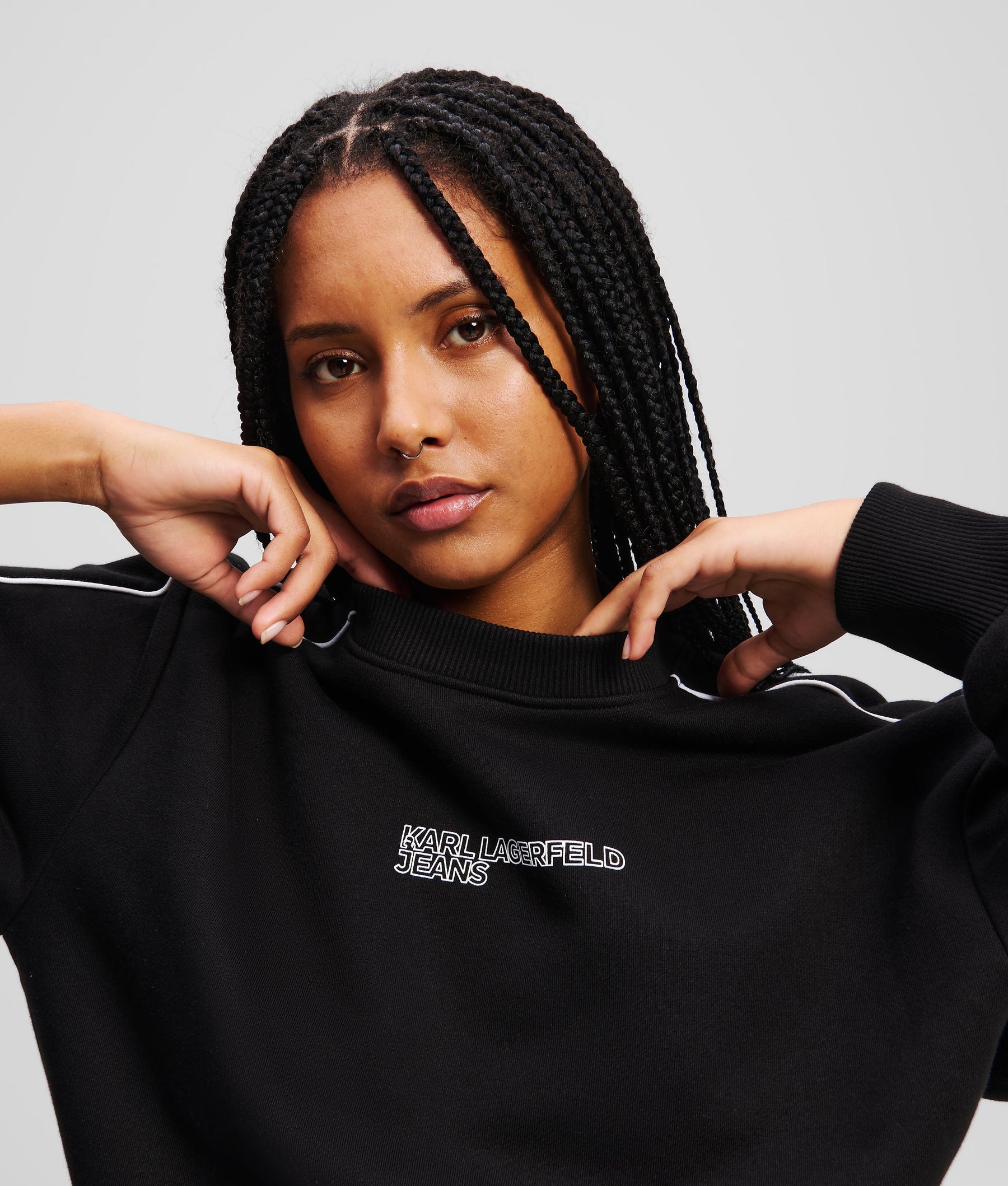 RELAXED CROPPED SWEATSHIRT
