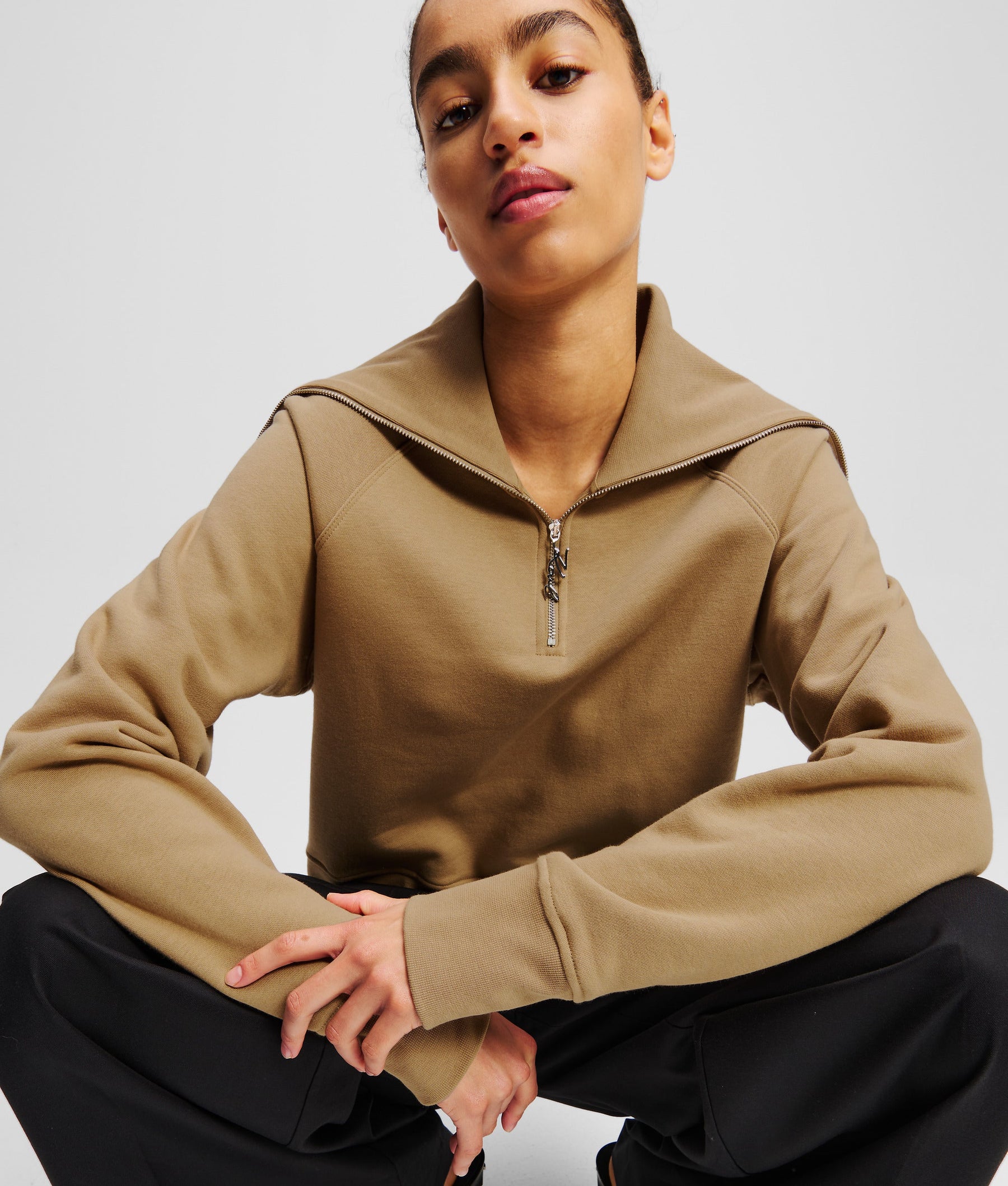 HALF-ZIP SWEATSHIRT