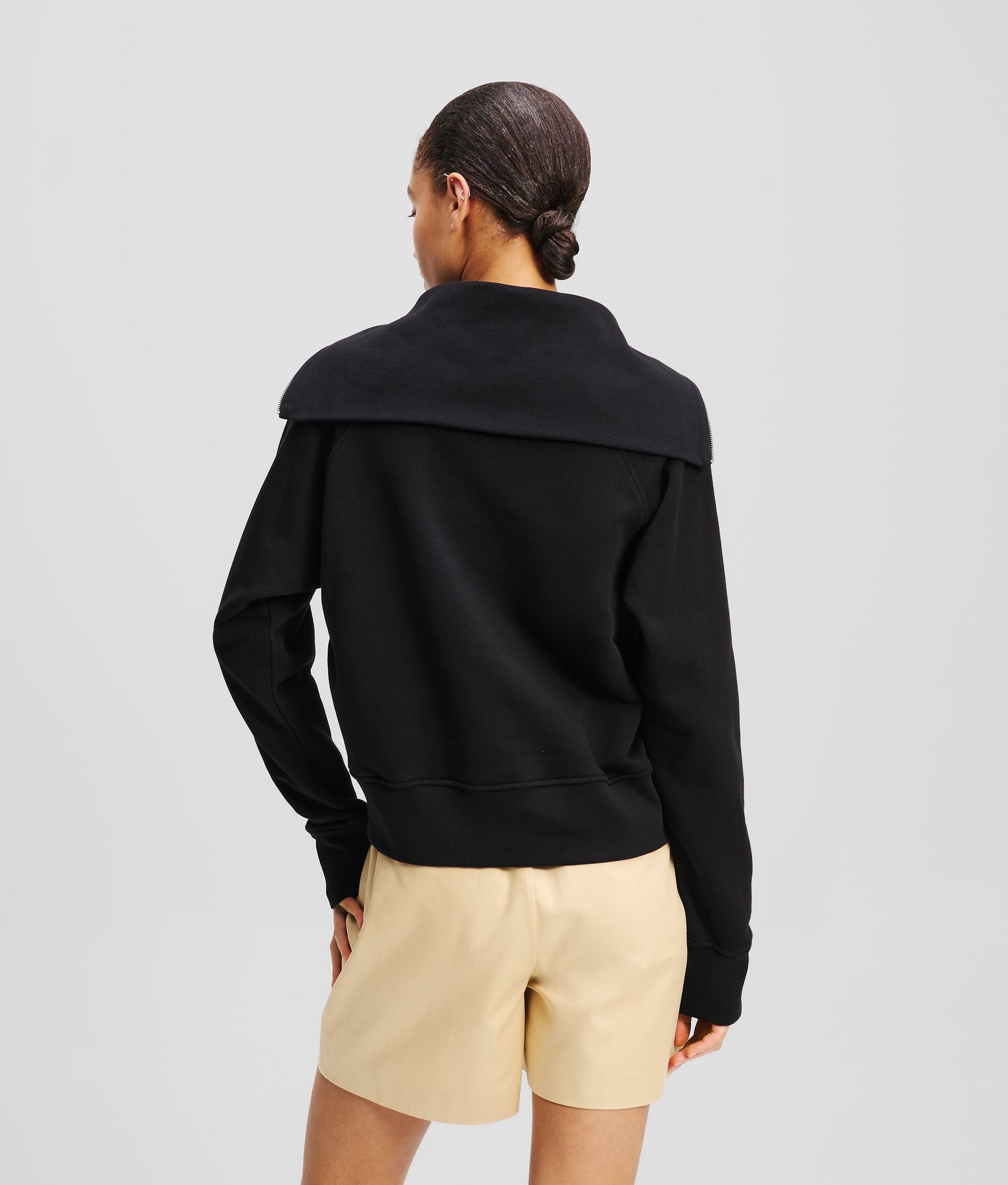 HALF-ZIP SWEATSHIRT
