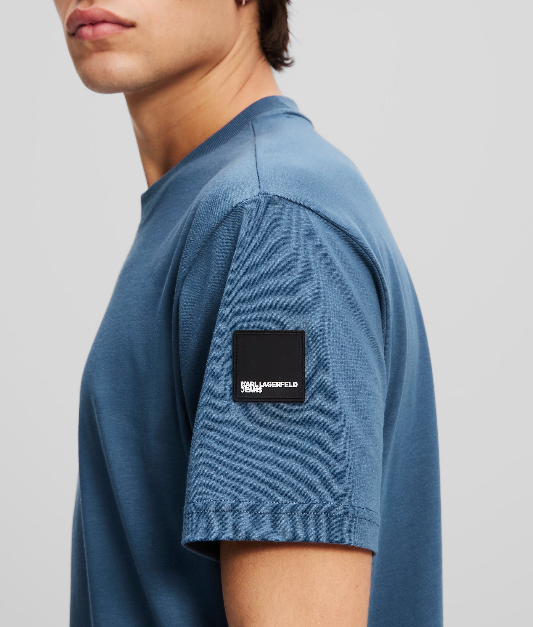 PATCH LOGO T-SHIRT