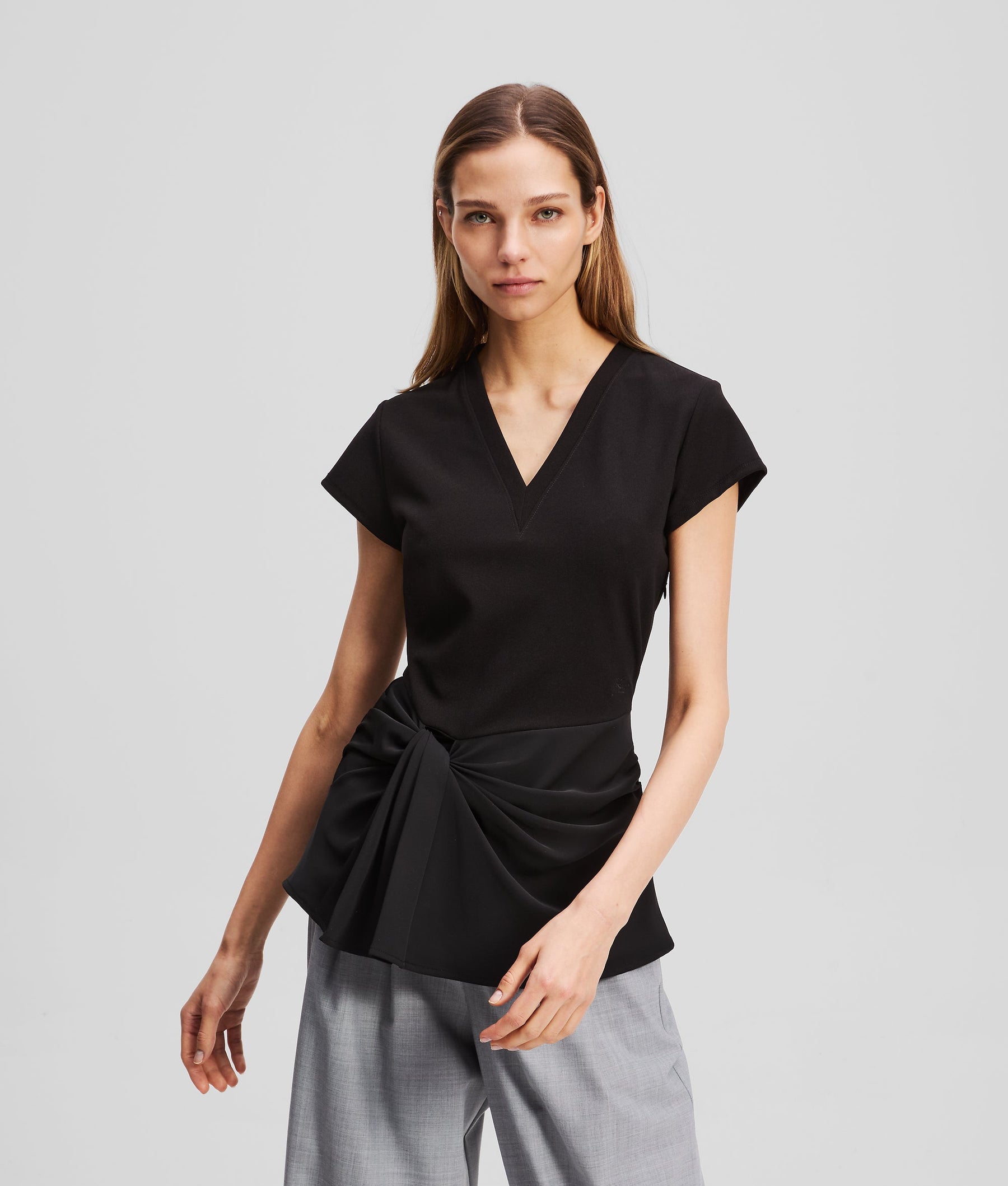 FABRIC MIX V-NECK TOP