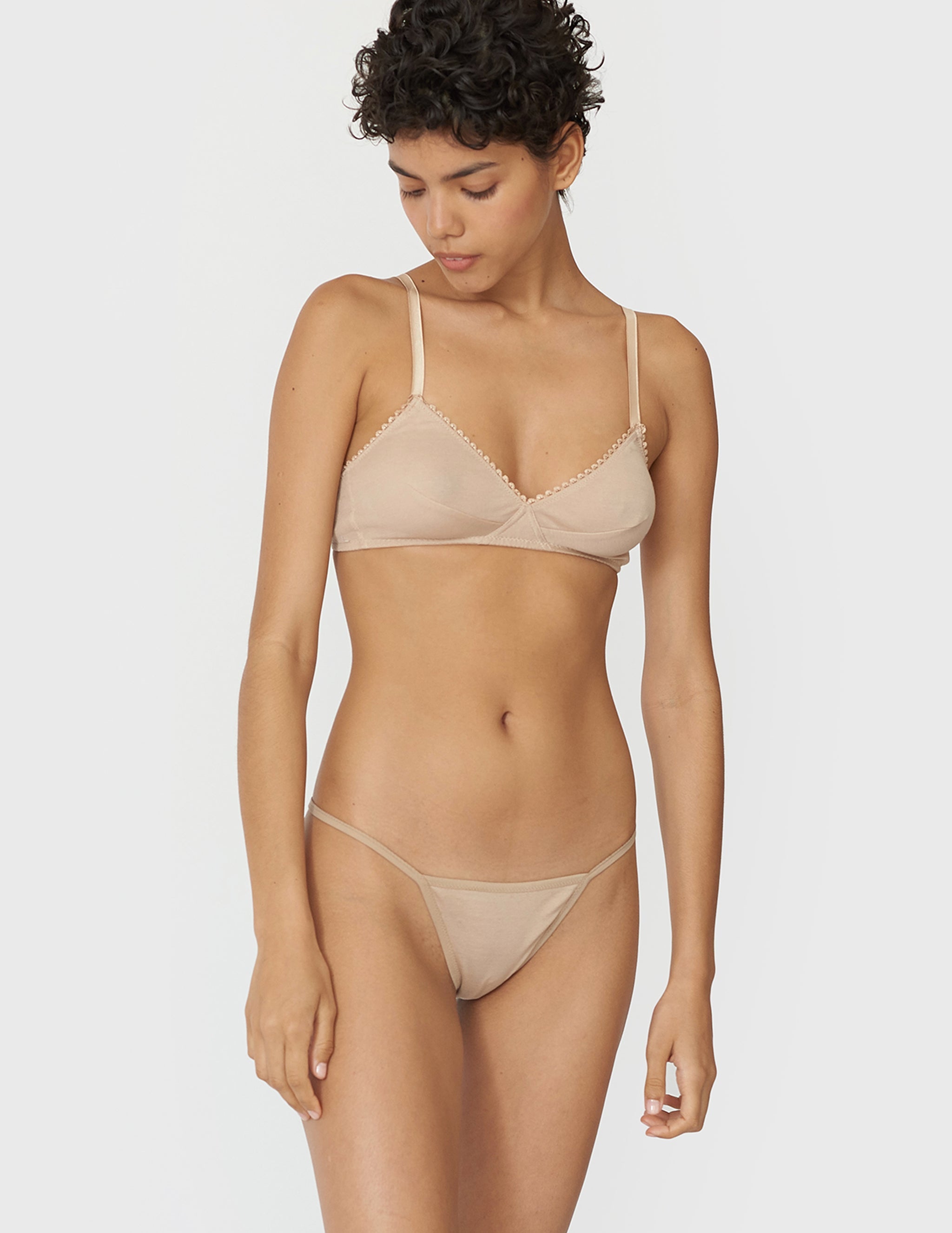 Estel Y Thong Sand