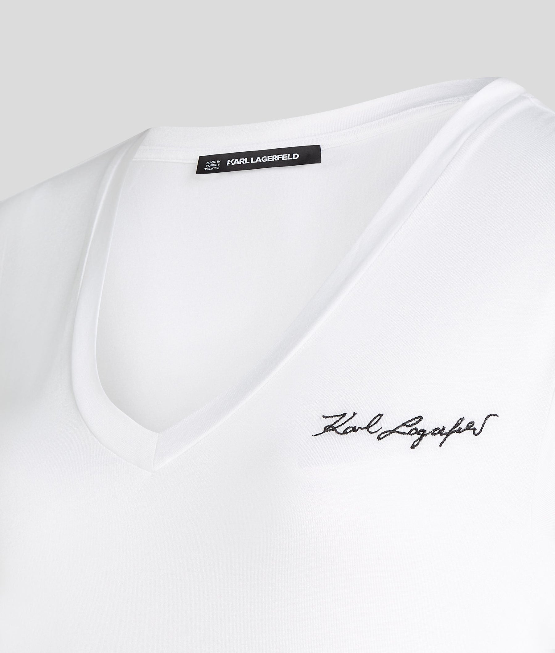 SIGNATURE V-NECK RUCHED T-SHIRT