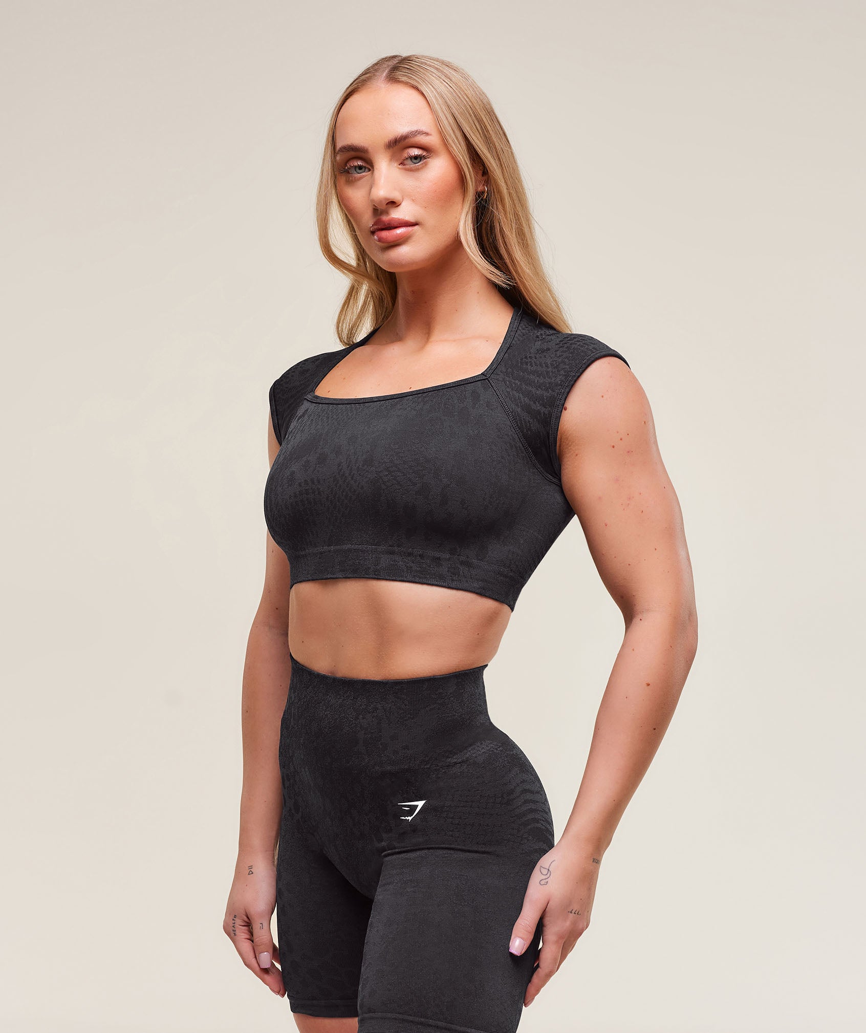Gymshark Adapt Animal X Whitney Seamless Crop Top - Black/Asphalt Grey