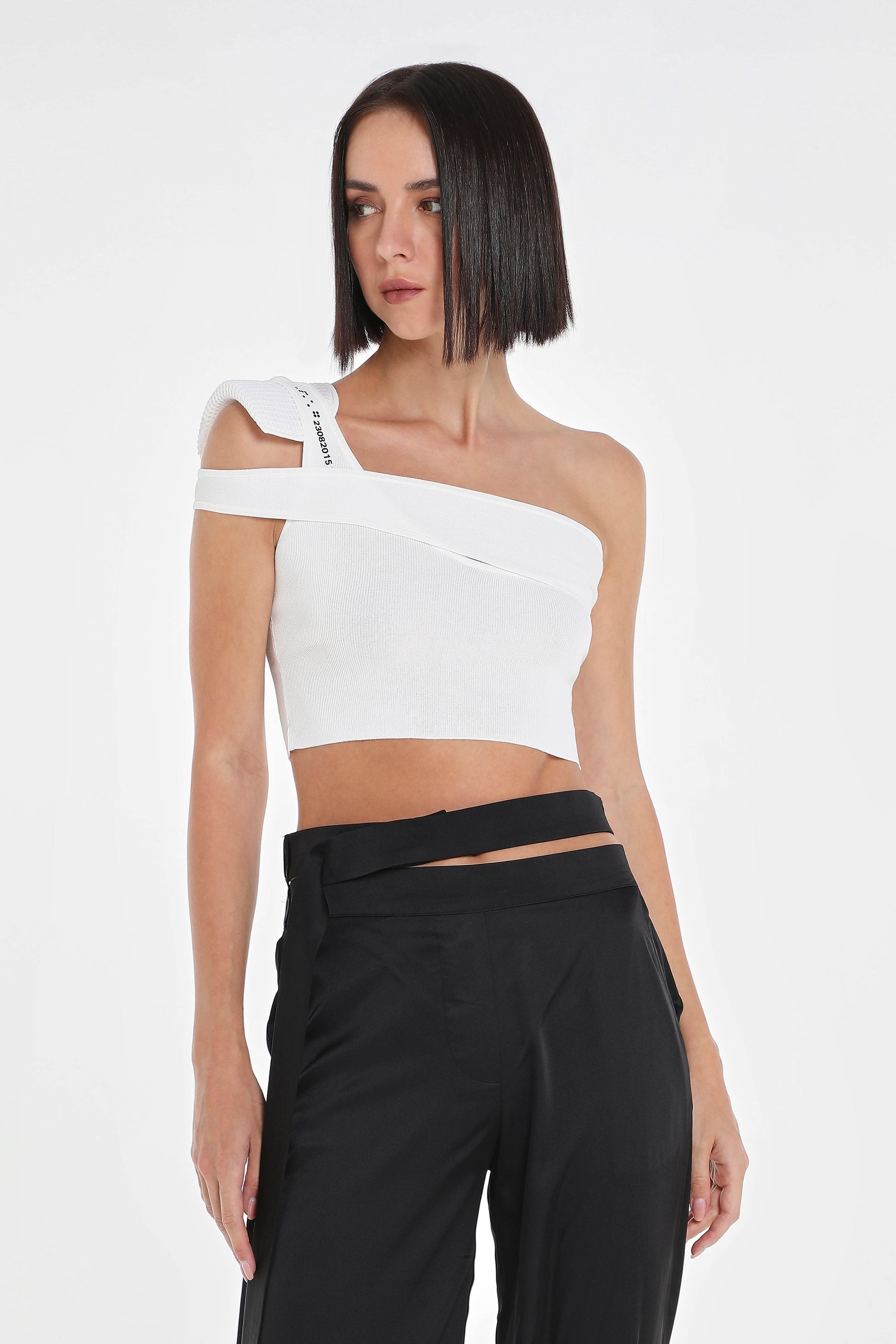 CROSSOVER ONE SHOULDER TOP W/ SHOULDER PAD