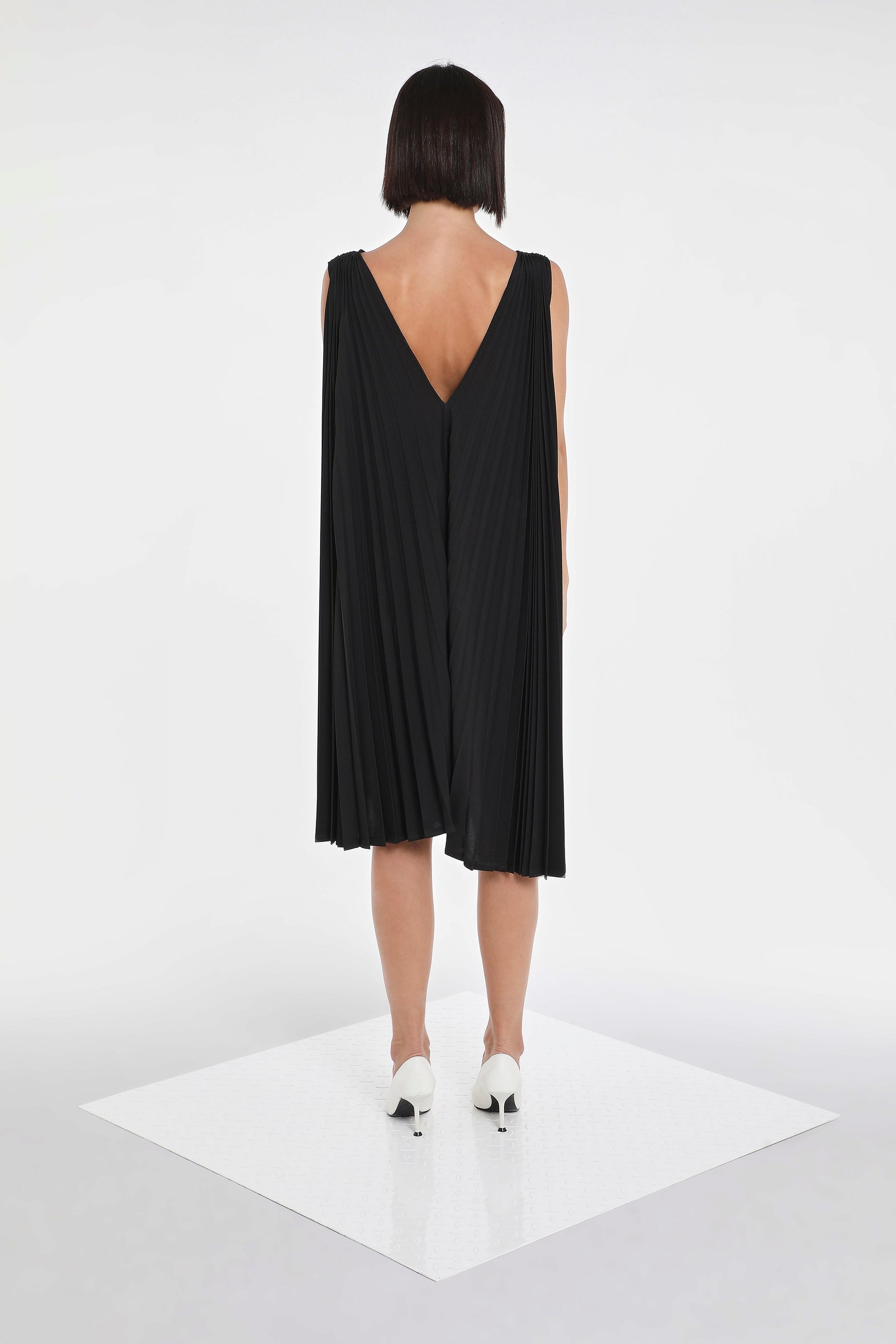 PLEATED DRESS W/ BRA LINES