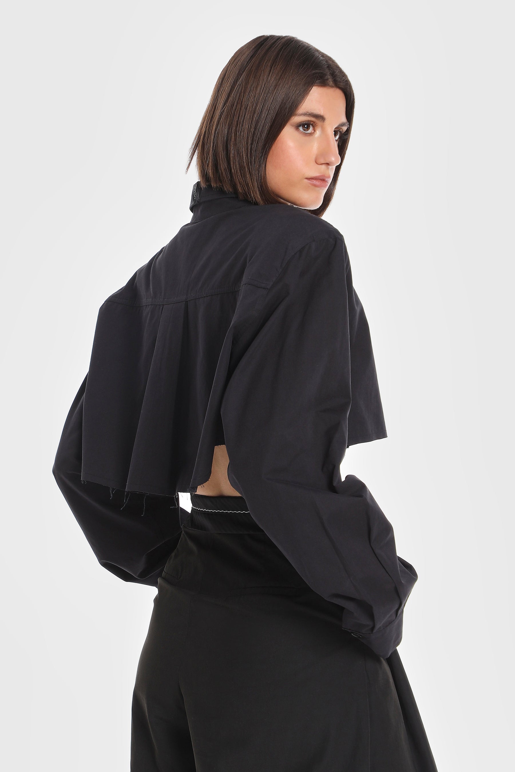 BOXY CROP SHIRT
