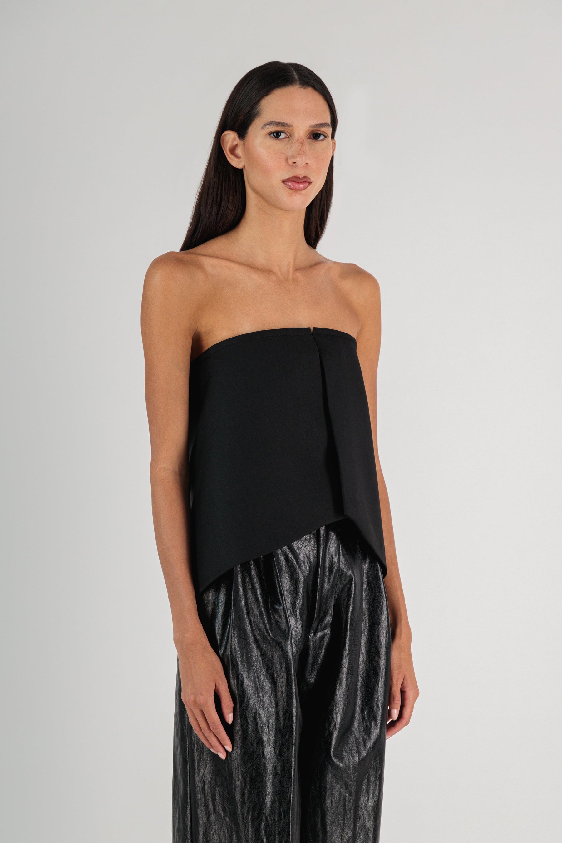CARA STRAPLESS TOP
