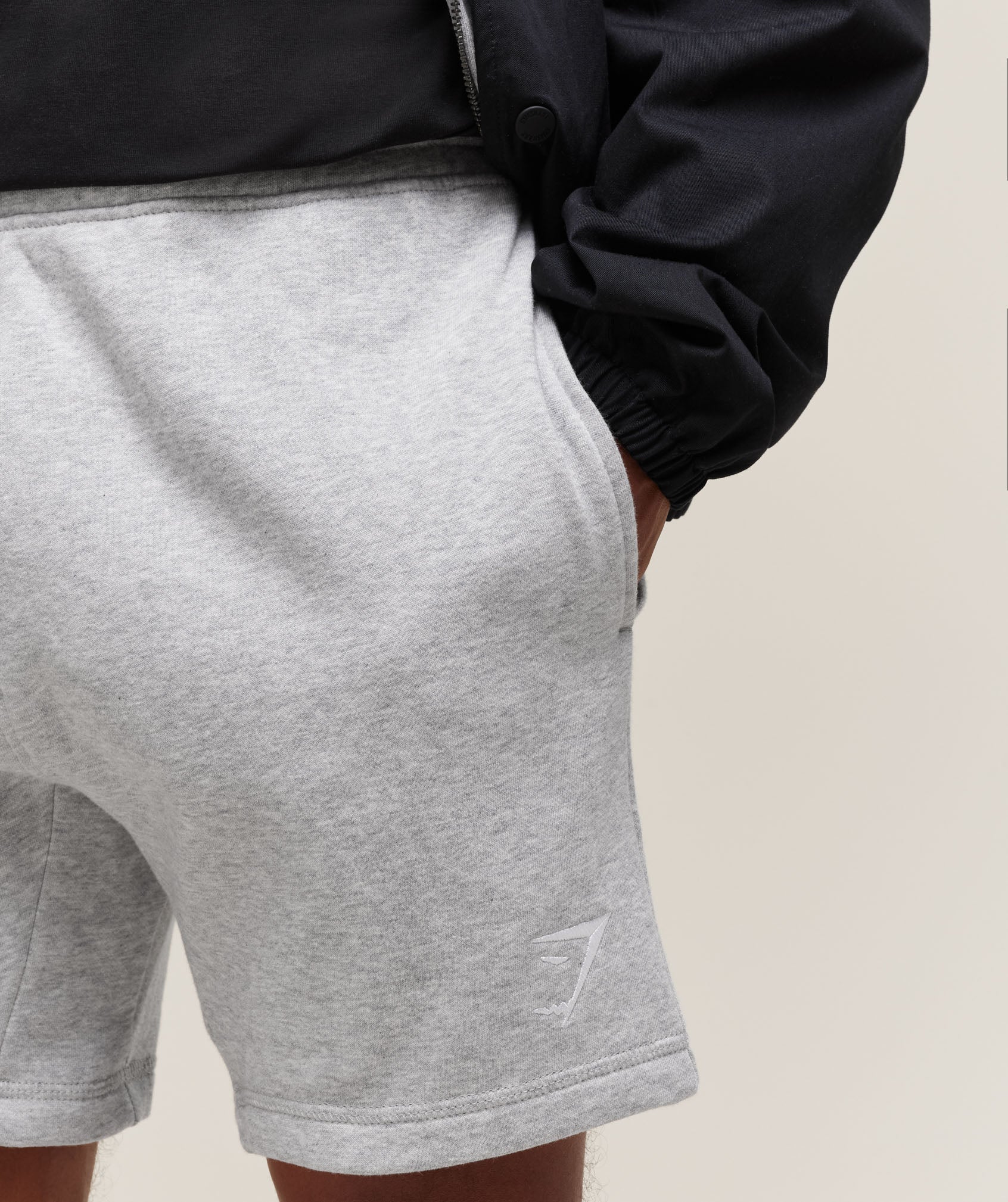 Gymshark Crest 7" Shorts - Light Grey Marl