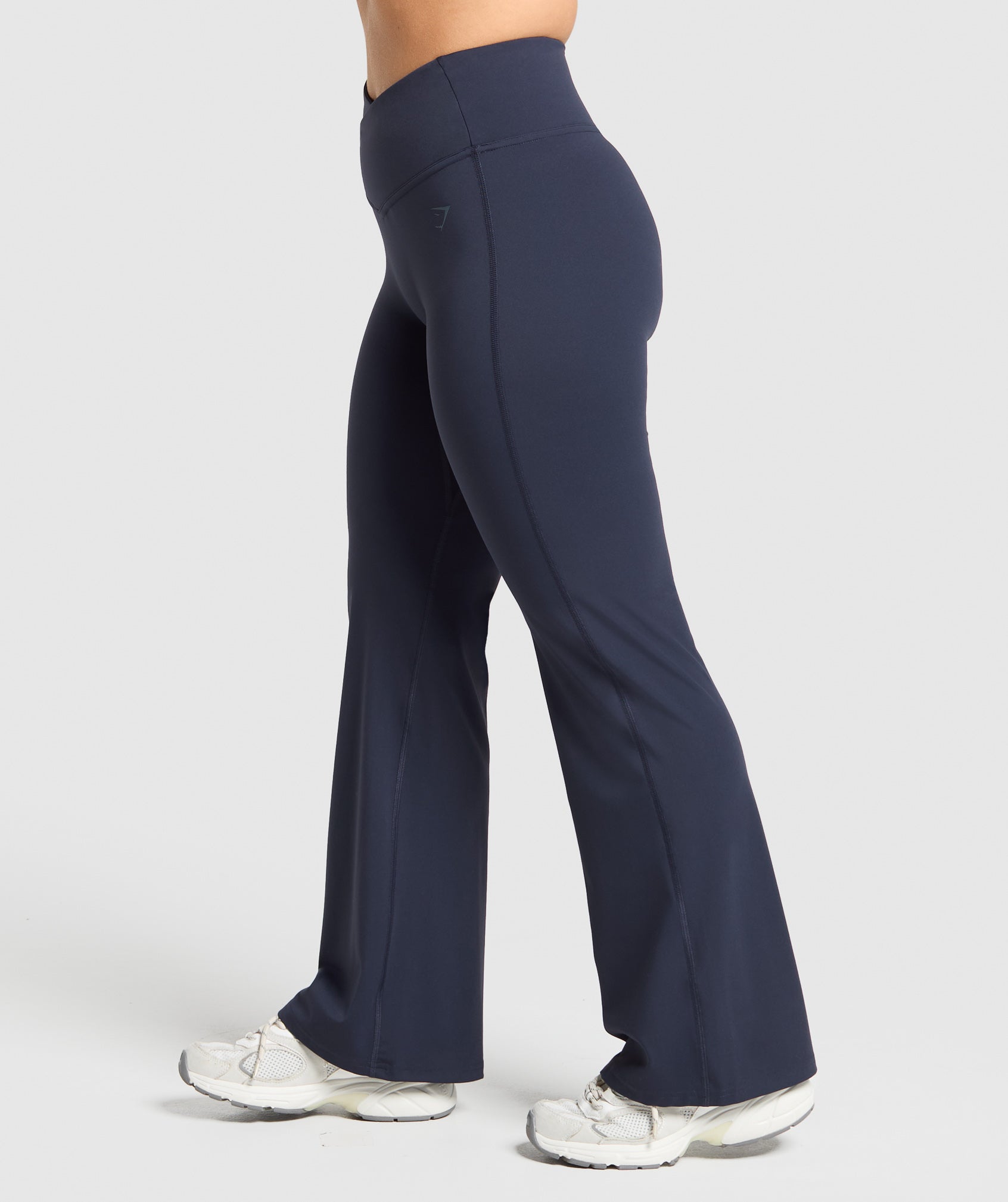 Gymshark Crossover Flared Leggings - Heavy Blue