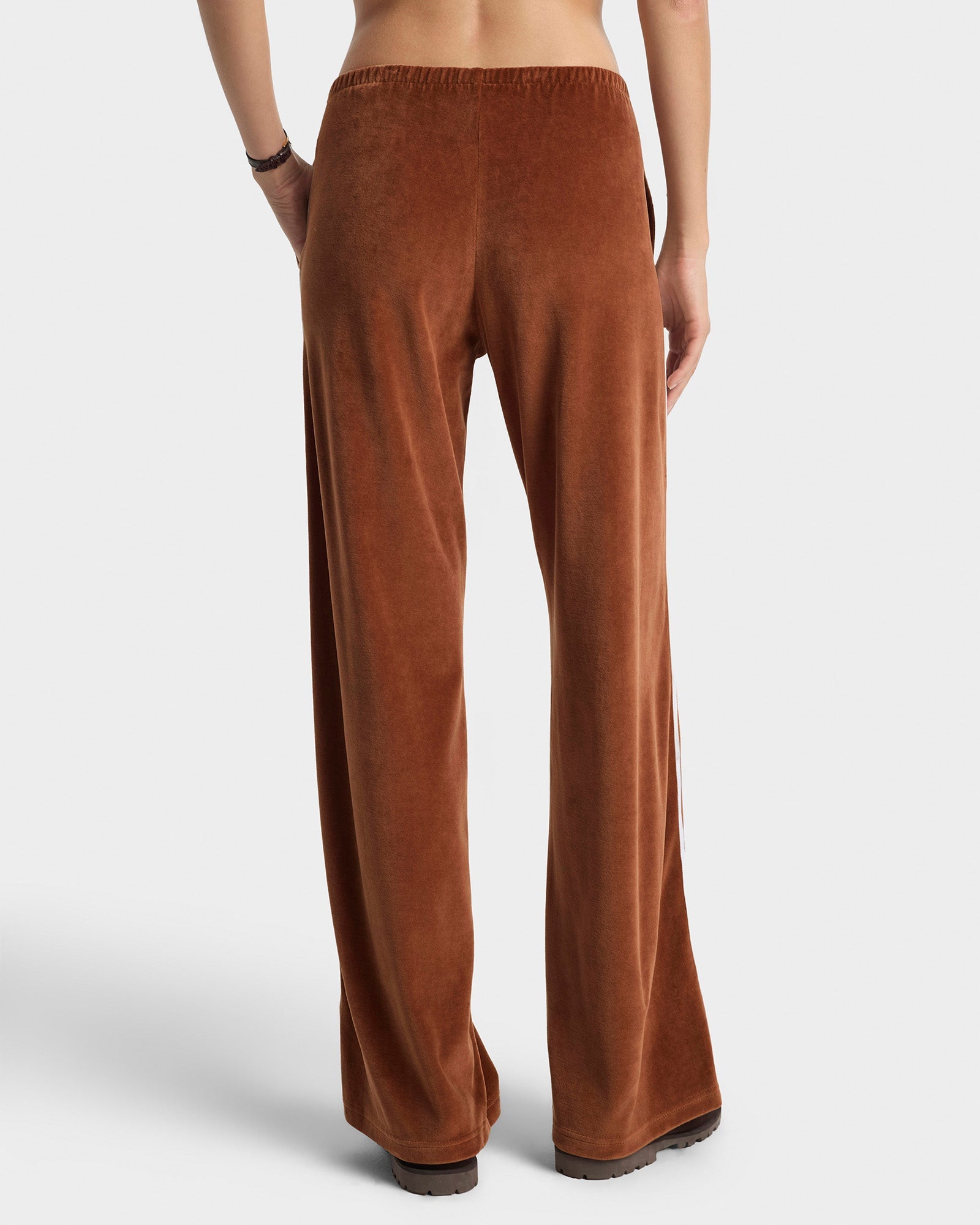 NY Crest Velour Sweatpant - Tobacco/Ecru