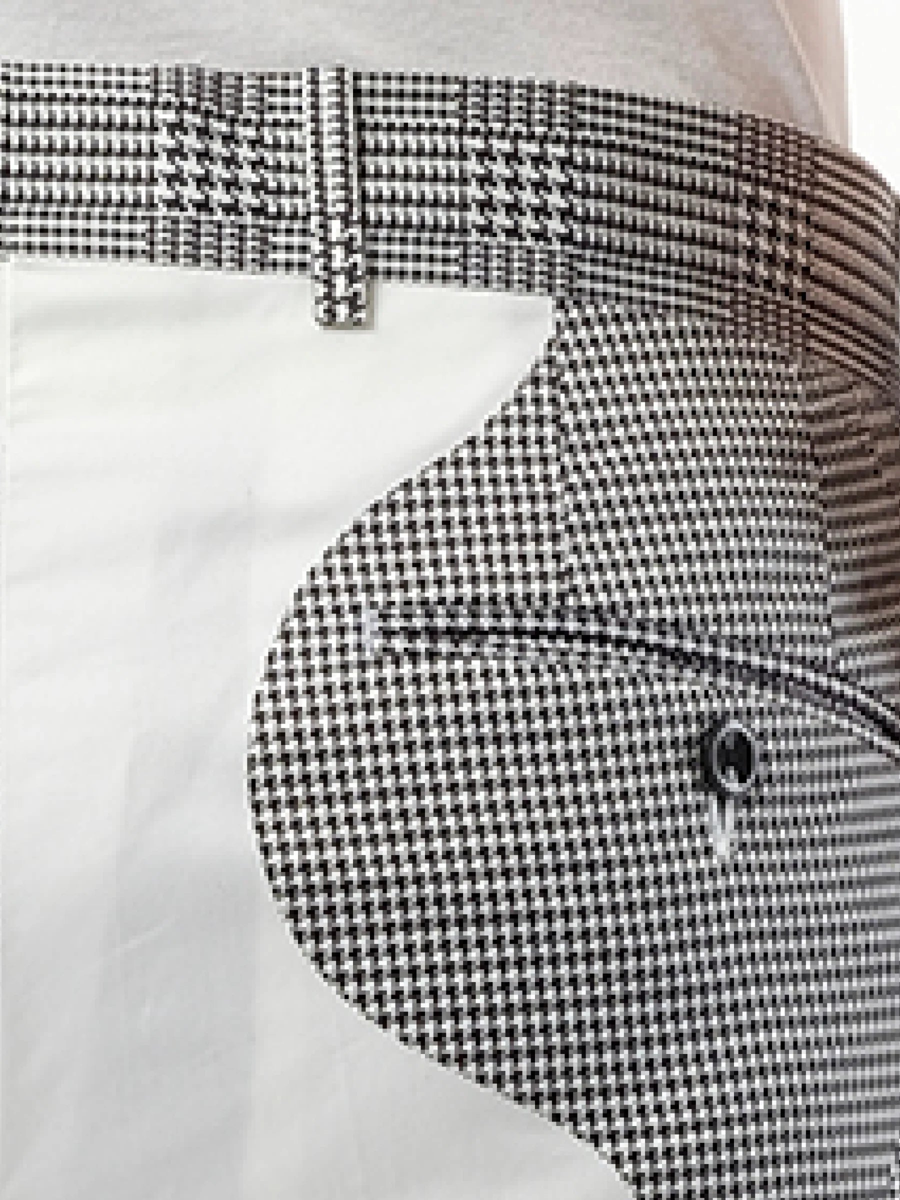 Pants in White/Black