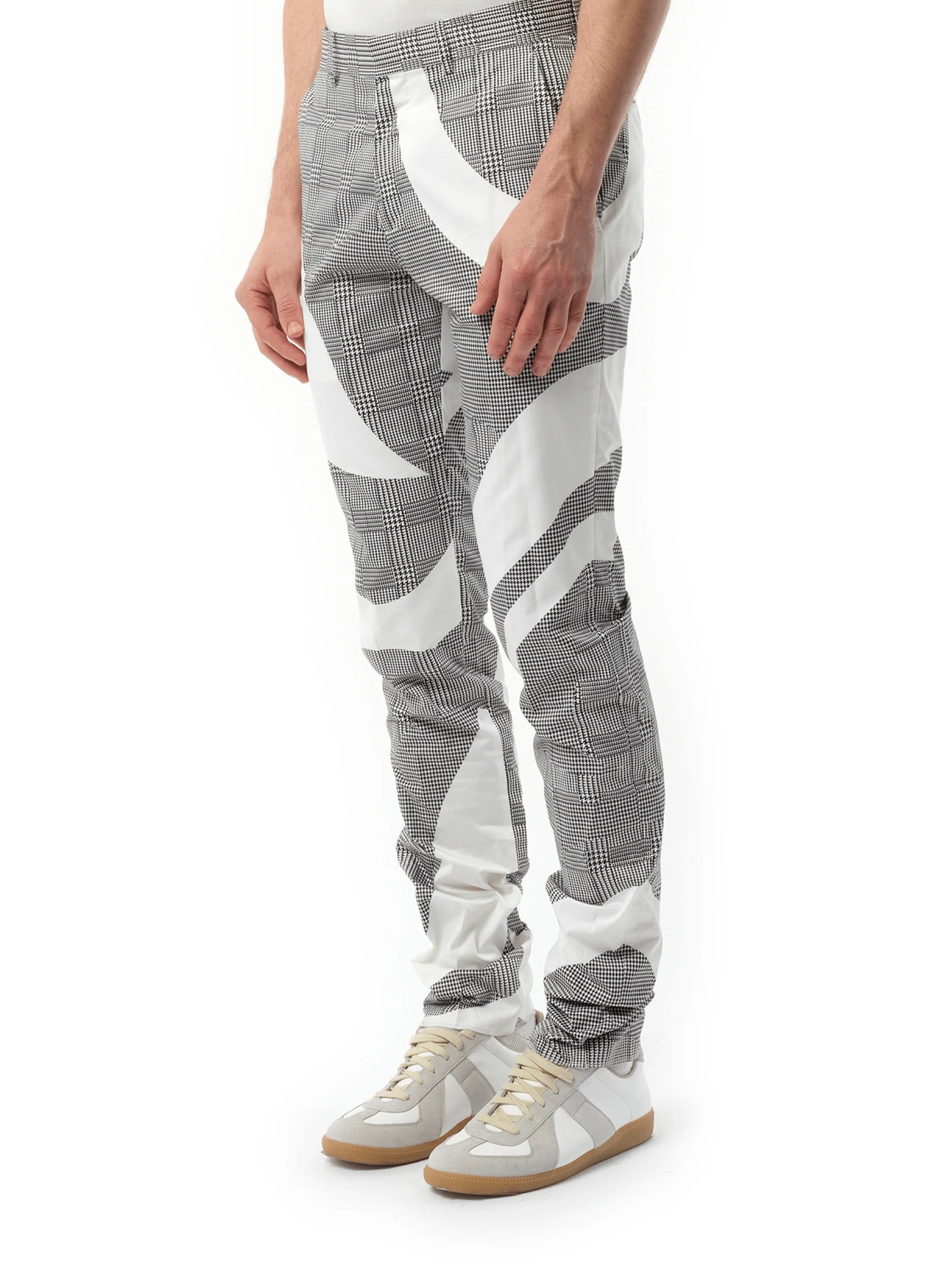 Pants in White/Black