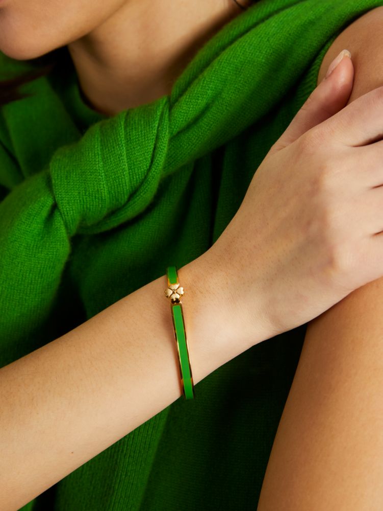 Heritage Spade Flower Thin Hinged Bangle
