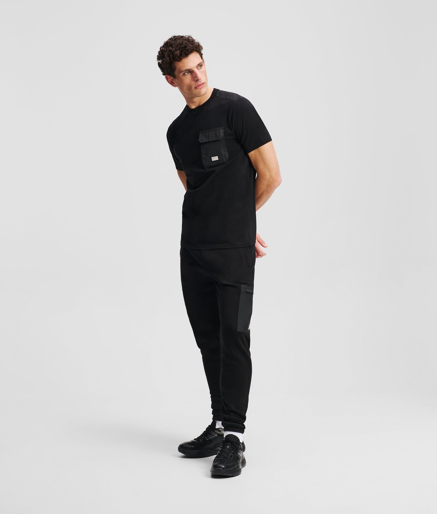 CHEST POCKET T-SHIRT