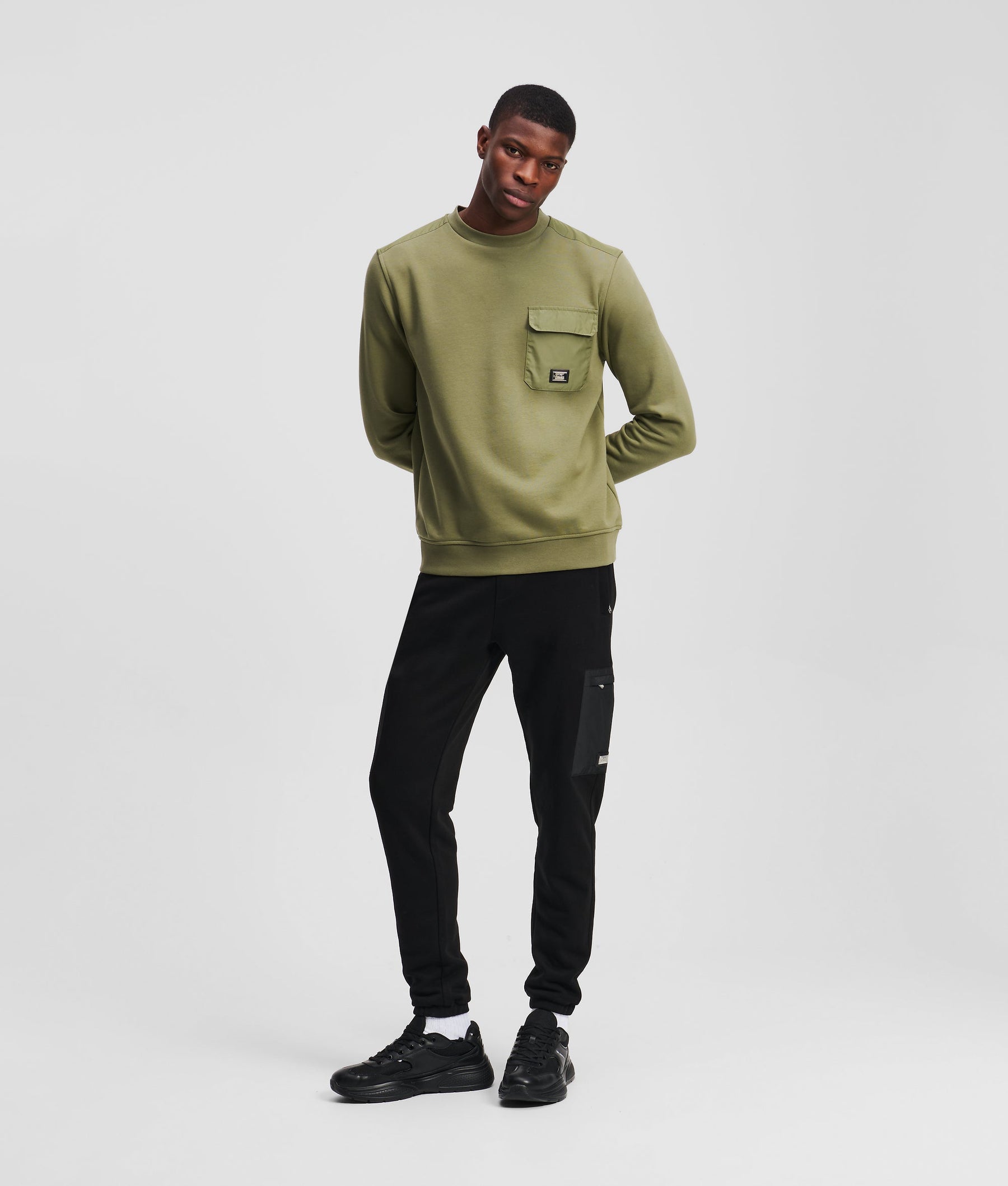 CHEST POCKET SWEATSHIRT