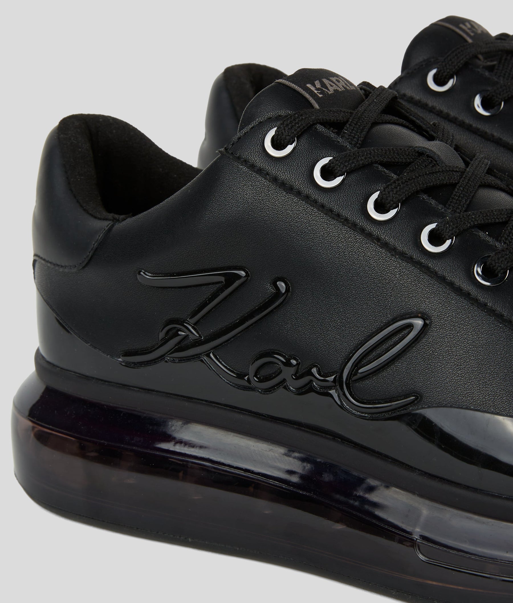 KAPRI KUSHION SIGNIA SHINE trainers