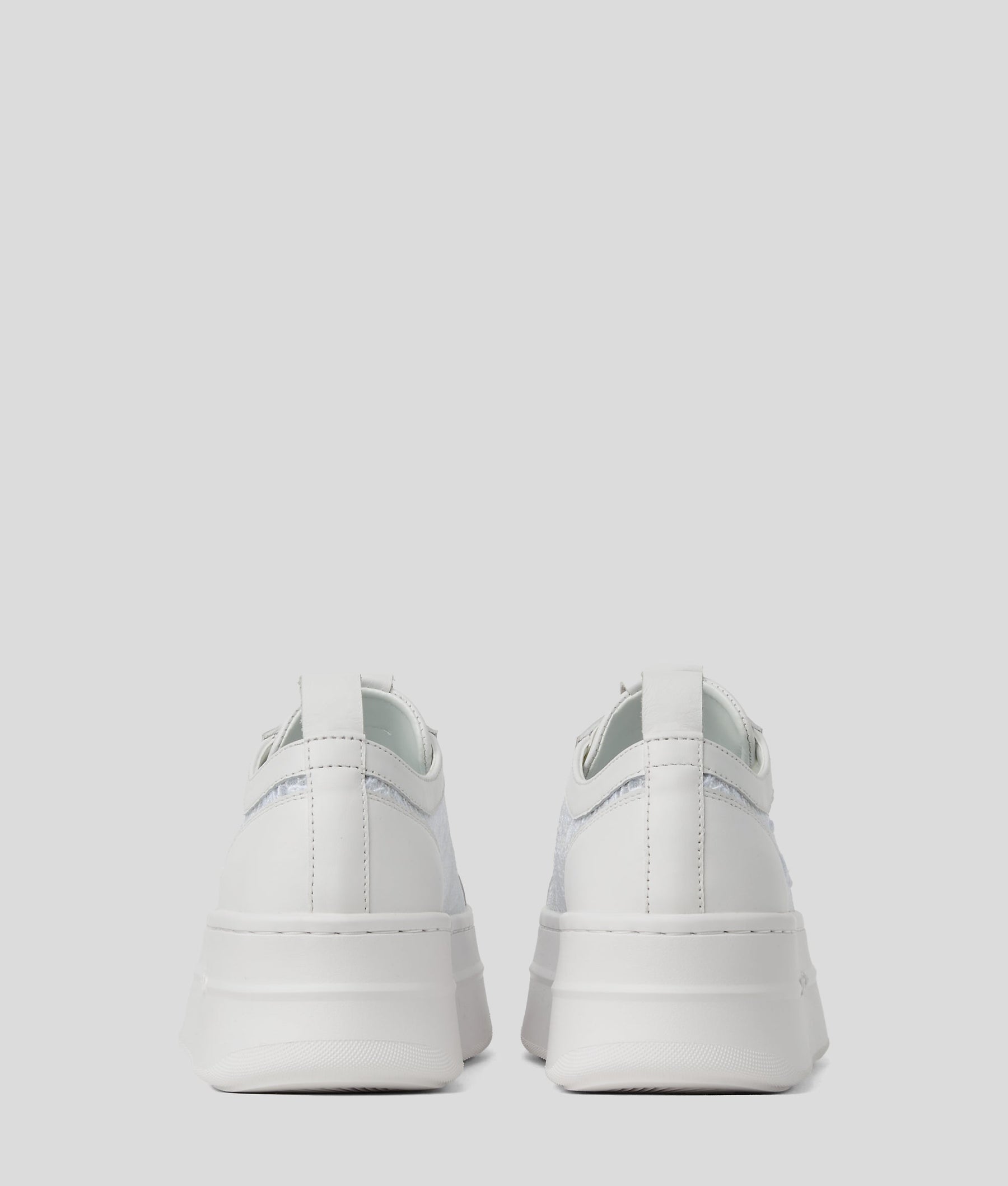 KOBE SIGNATURE TRAINERS