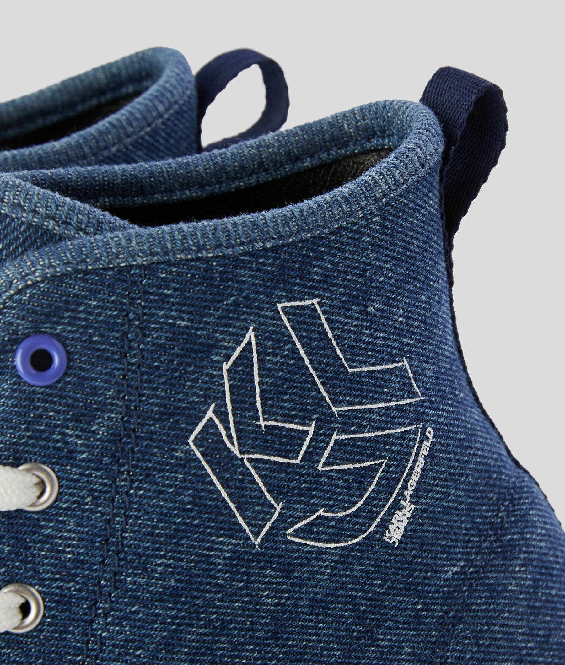 VULC High Top Trainers