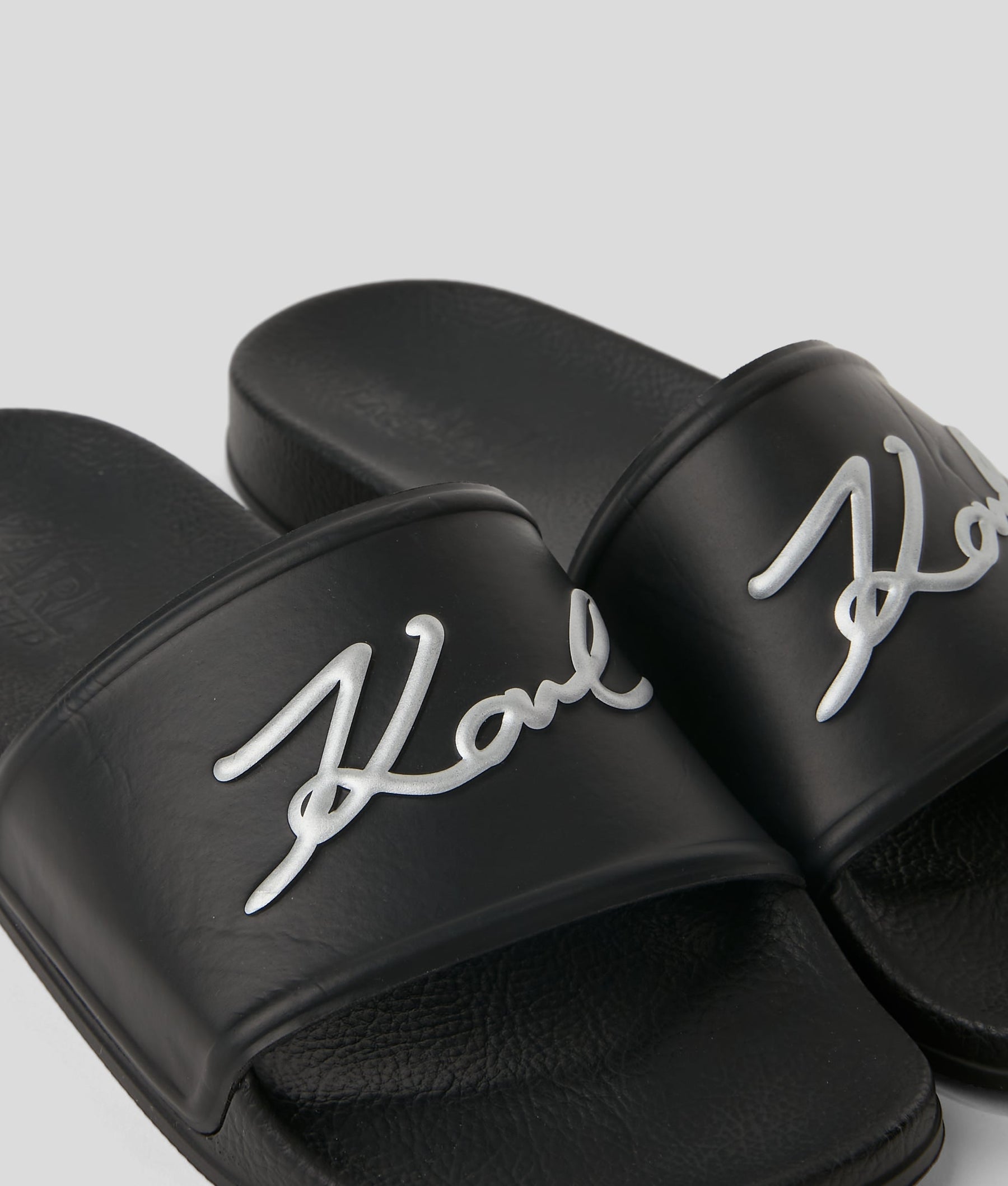 KONDO SIGNIA SLIPPERS