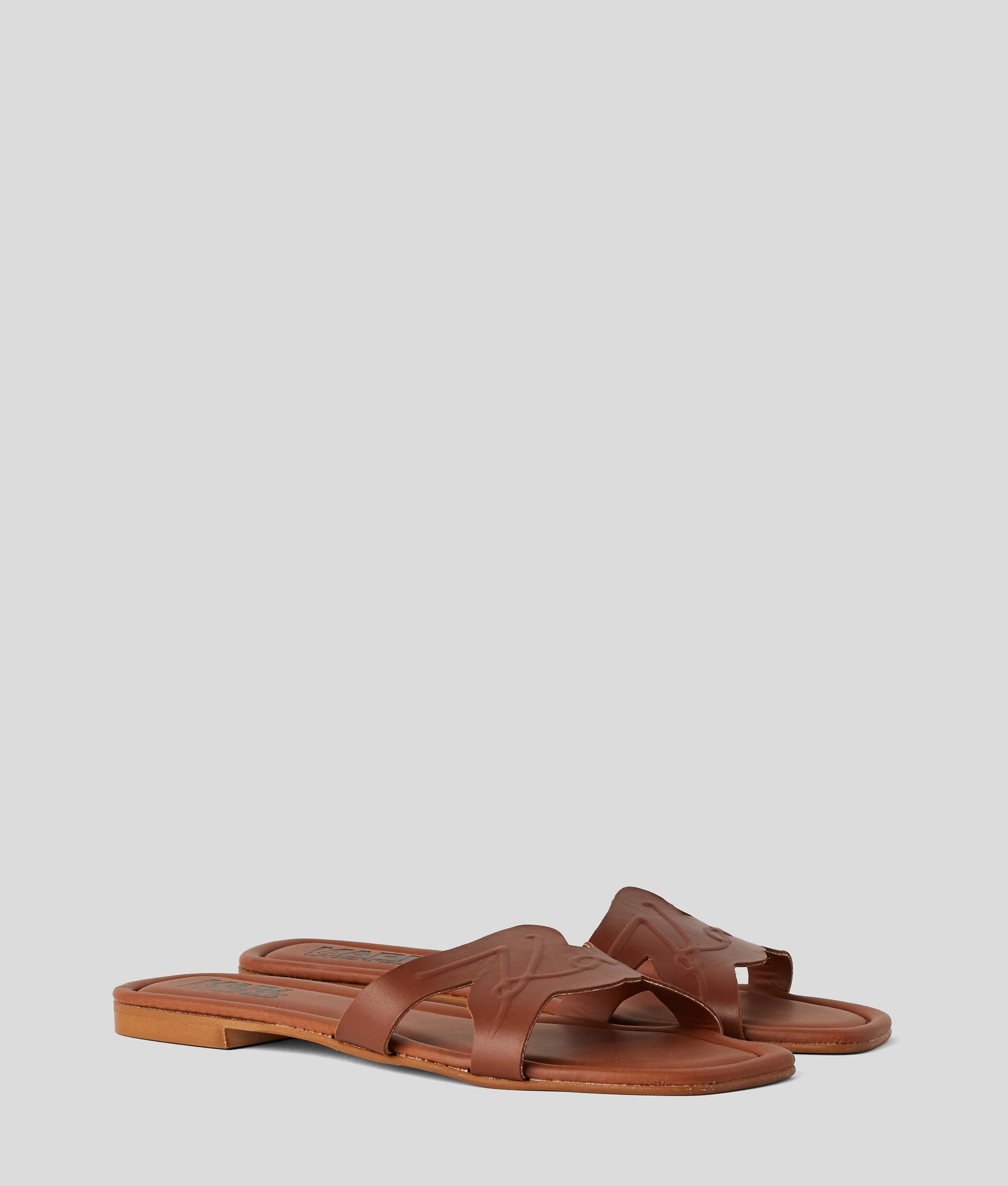 BRIO SIGNATURE CUT-OUT SANDALS
