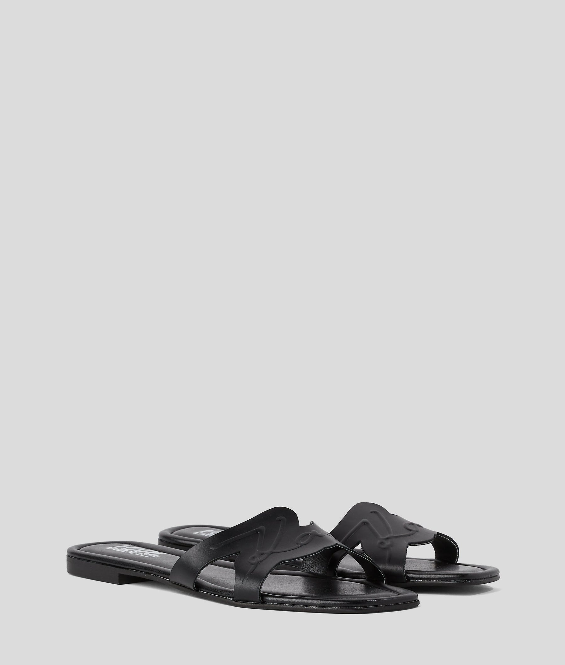 BRIO SIGNATURE CUT-OUT SANDALS