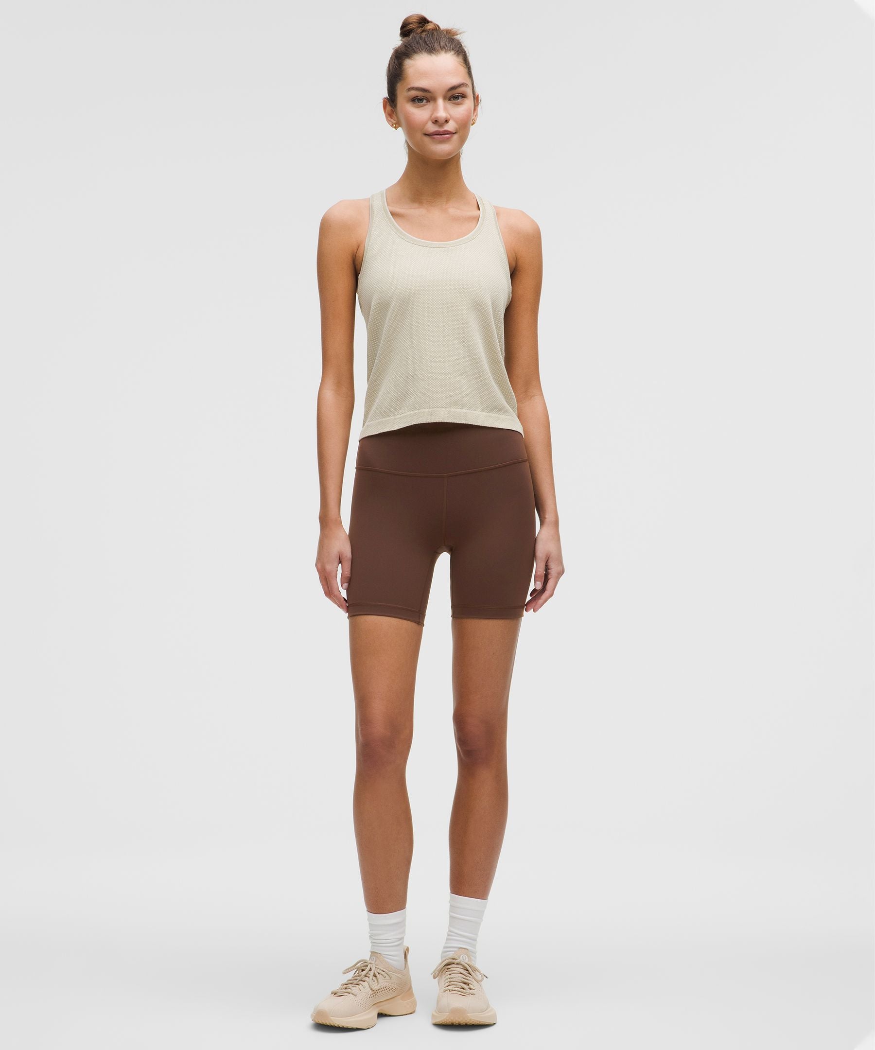 Wunder Train High-Rise Short 6"