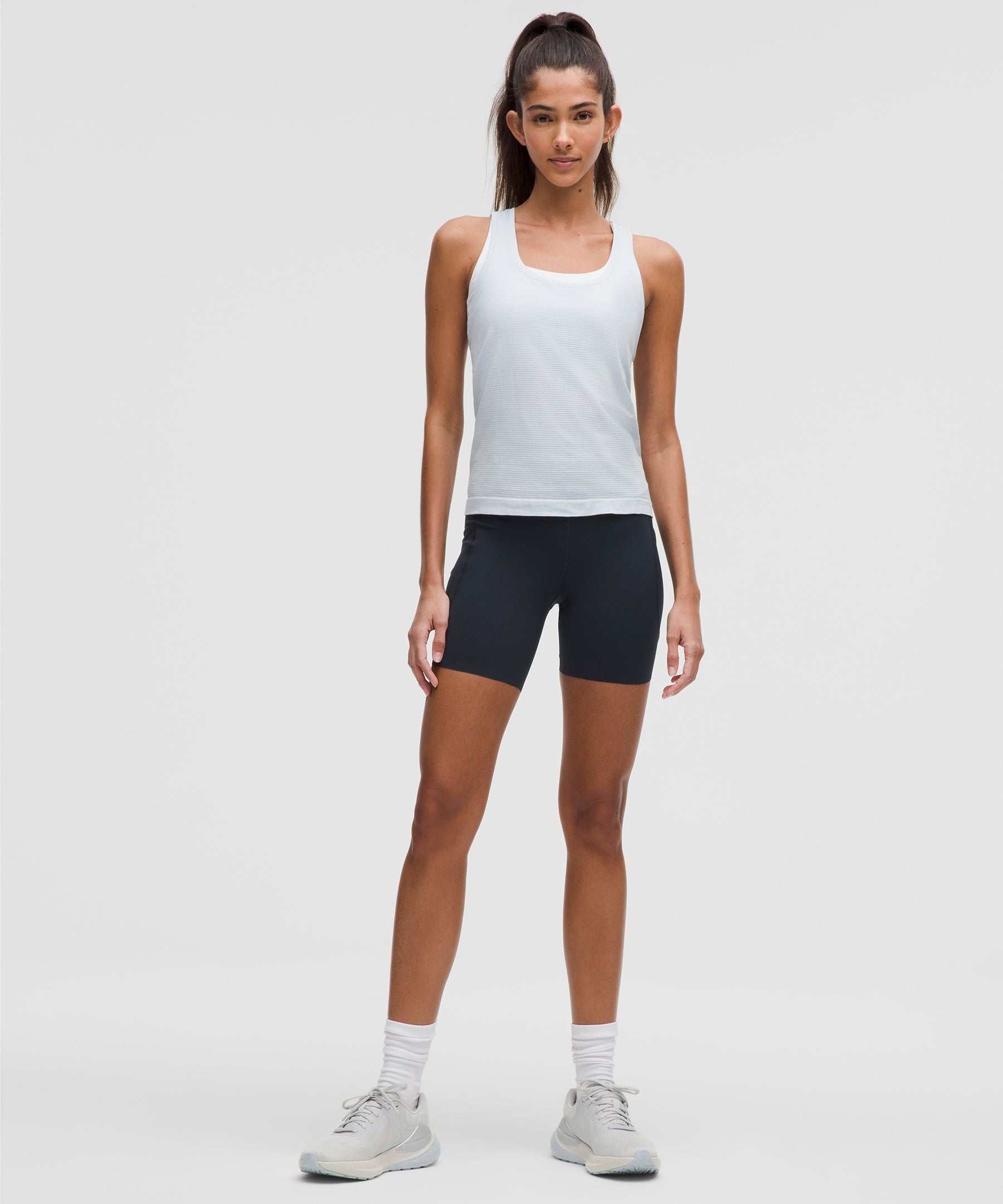 Fast and Free High-Rise Short 6" *5 Pocket