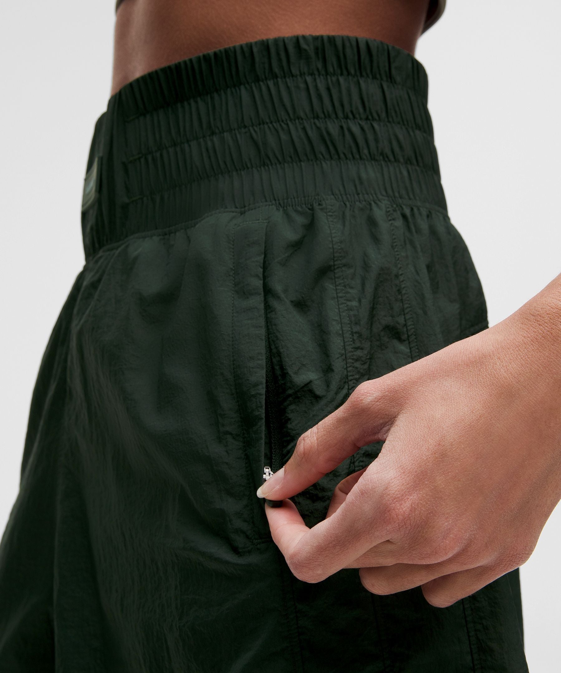 Lightweight Super-High-Rise Training Short 4"
