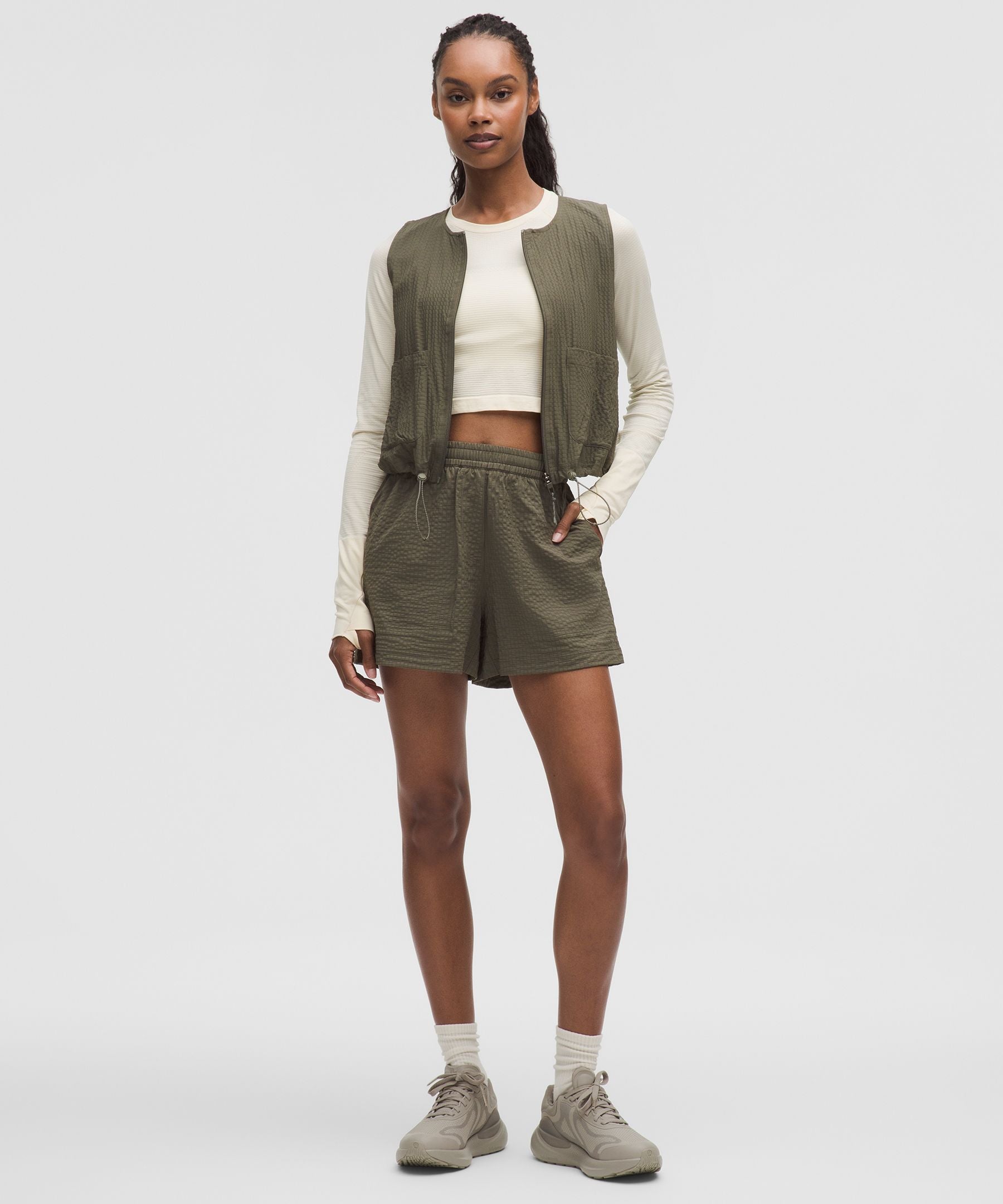 Grid-Texture Relaxed High-Rise Hiking Short 4"