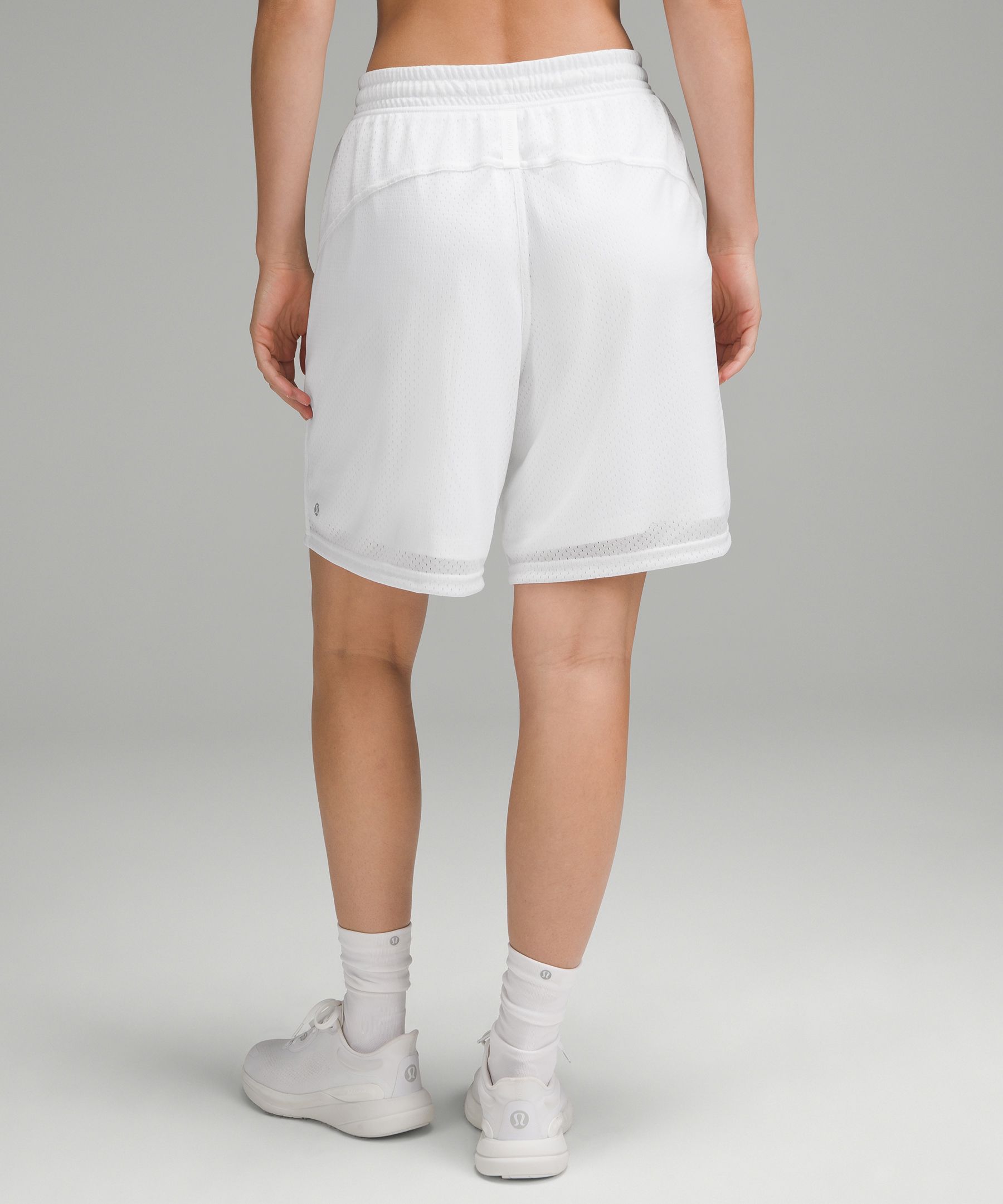 Relaxed-Fit Mesh Training Short 8"
