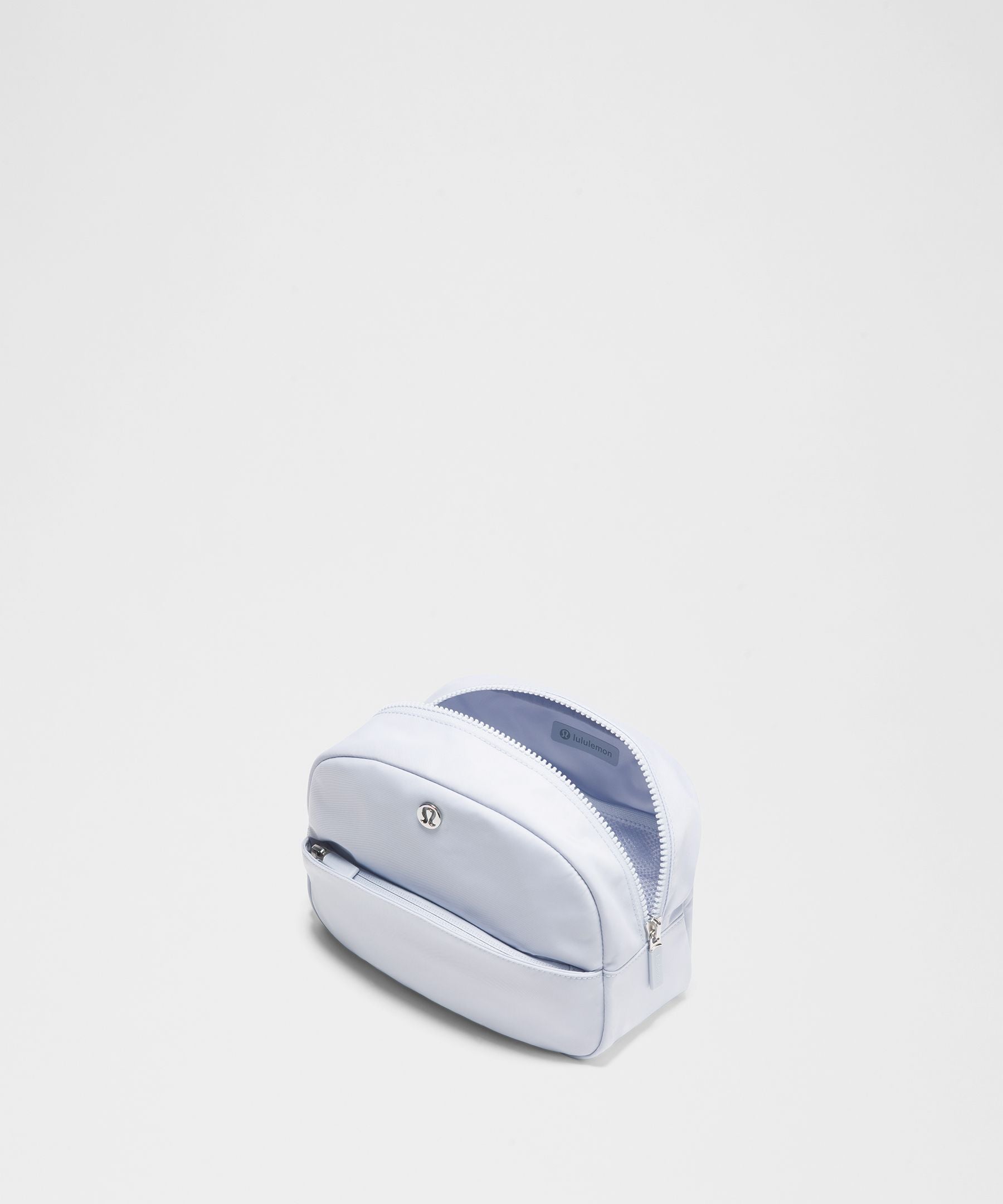 City Essentials Pouch 4L