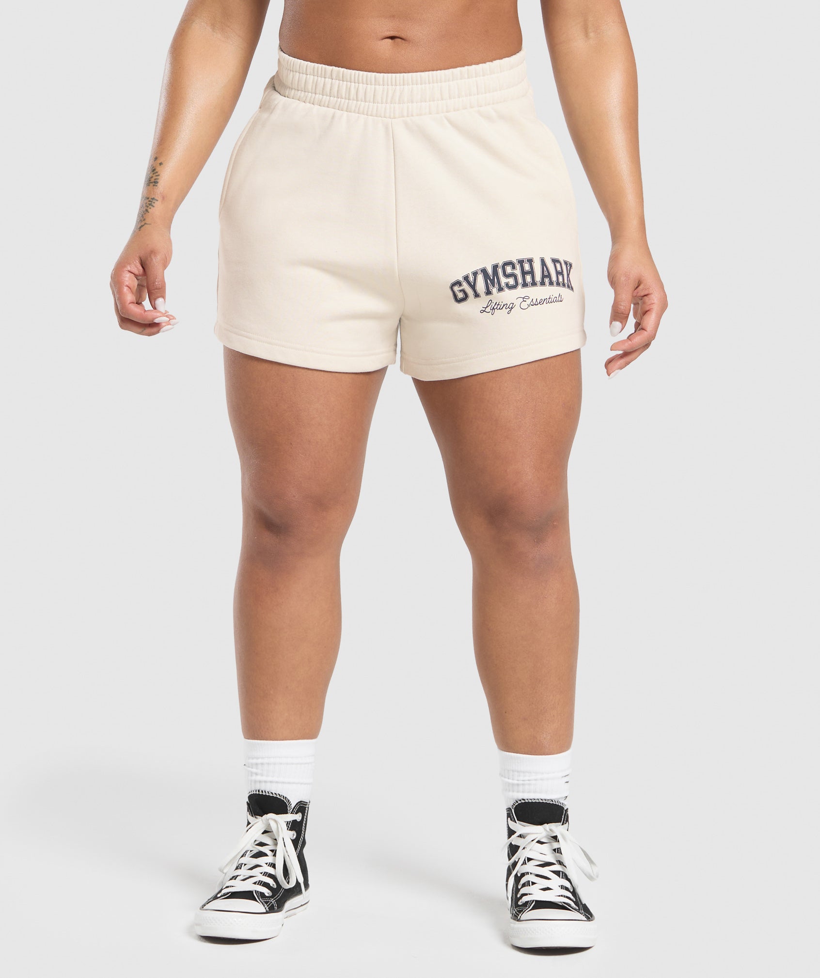 Gymshark Lifting Essentials Graphic Brushed 4' Shorts - Oat White
