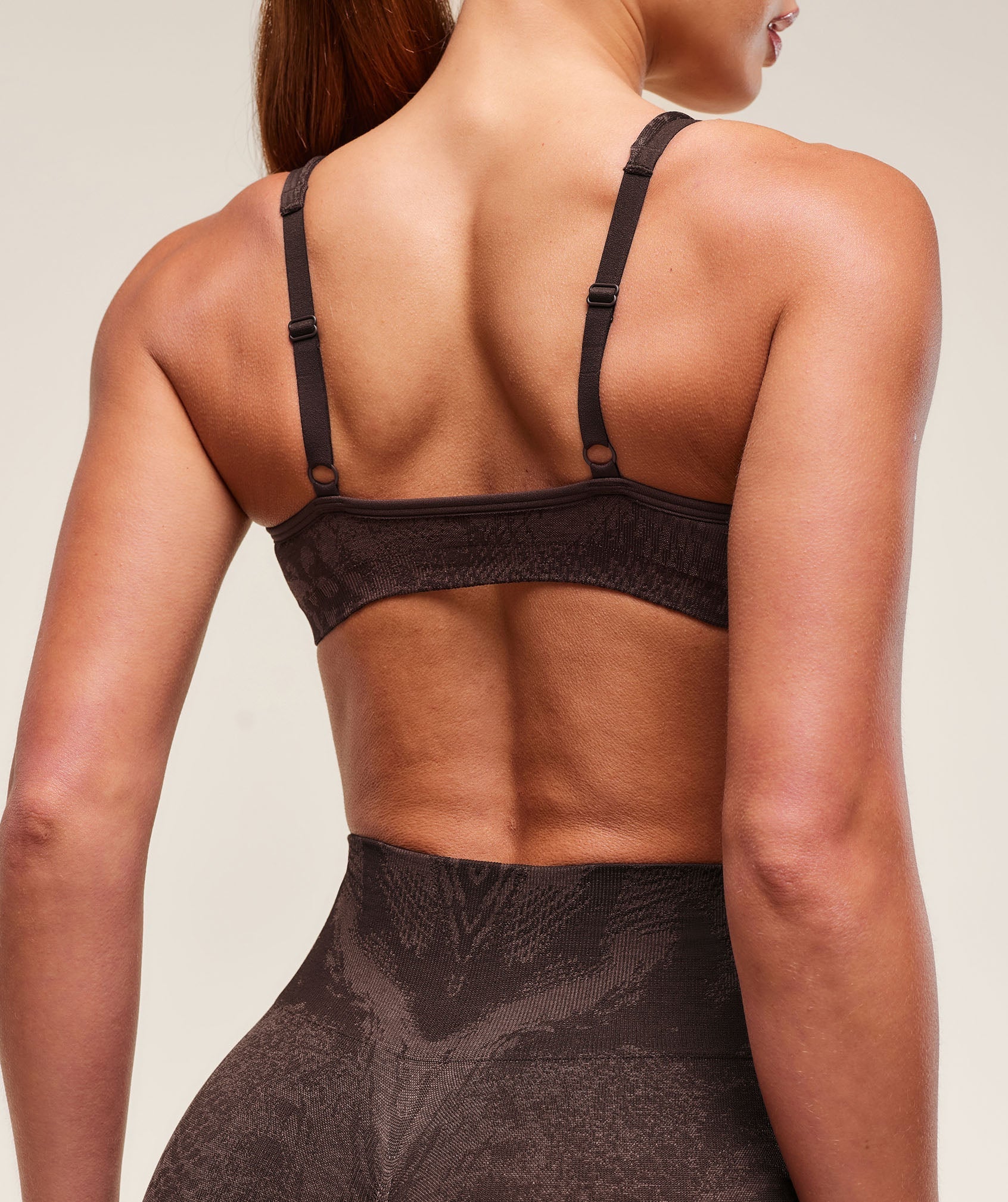 Gymshark Adapt Animal X Whitney Seamless Twist Front Bra - Archive Brown/Soft Brown